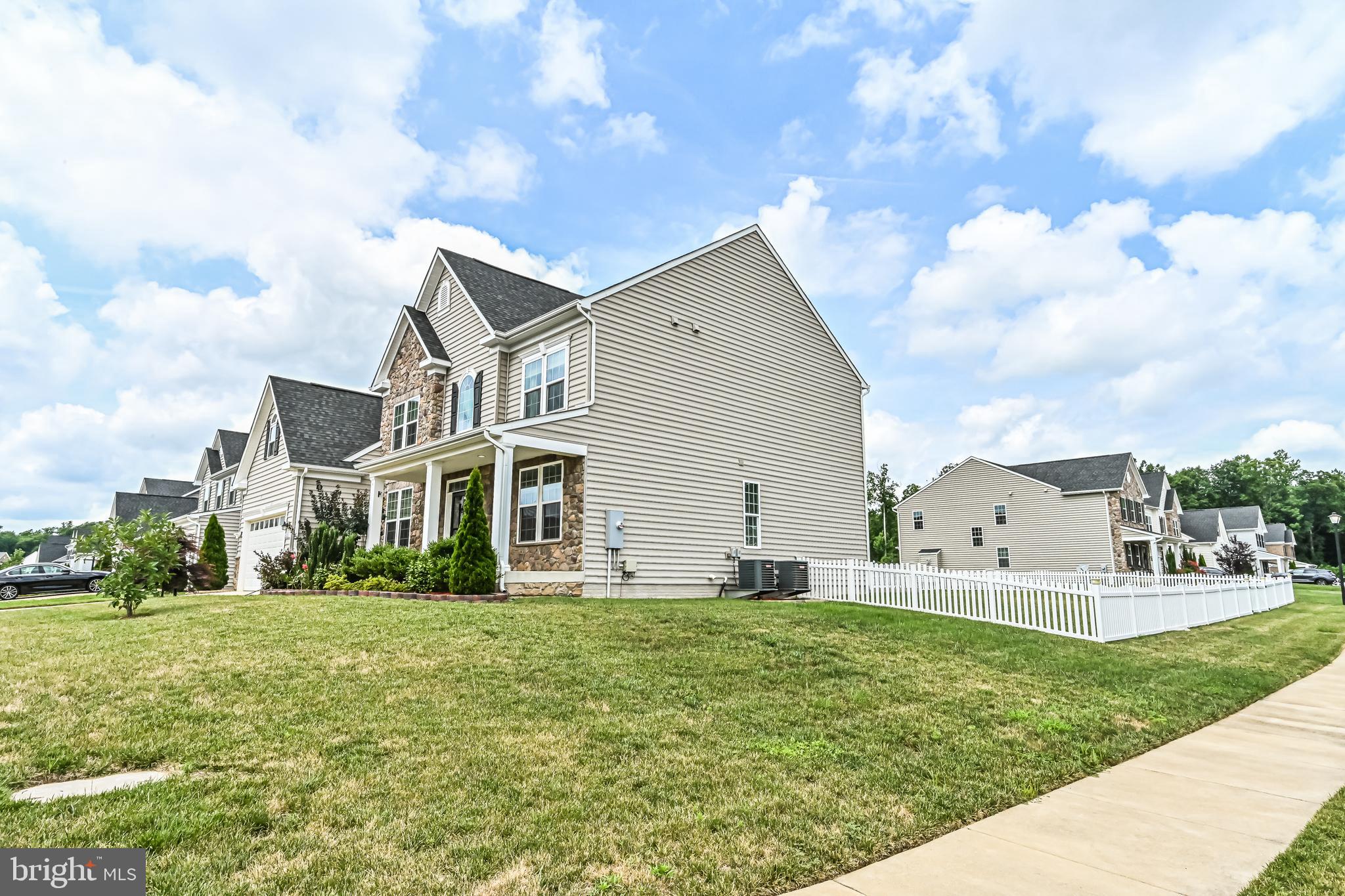 LIBERTY KNOLLS - Residential