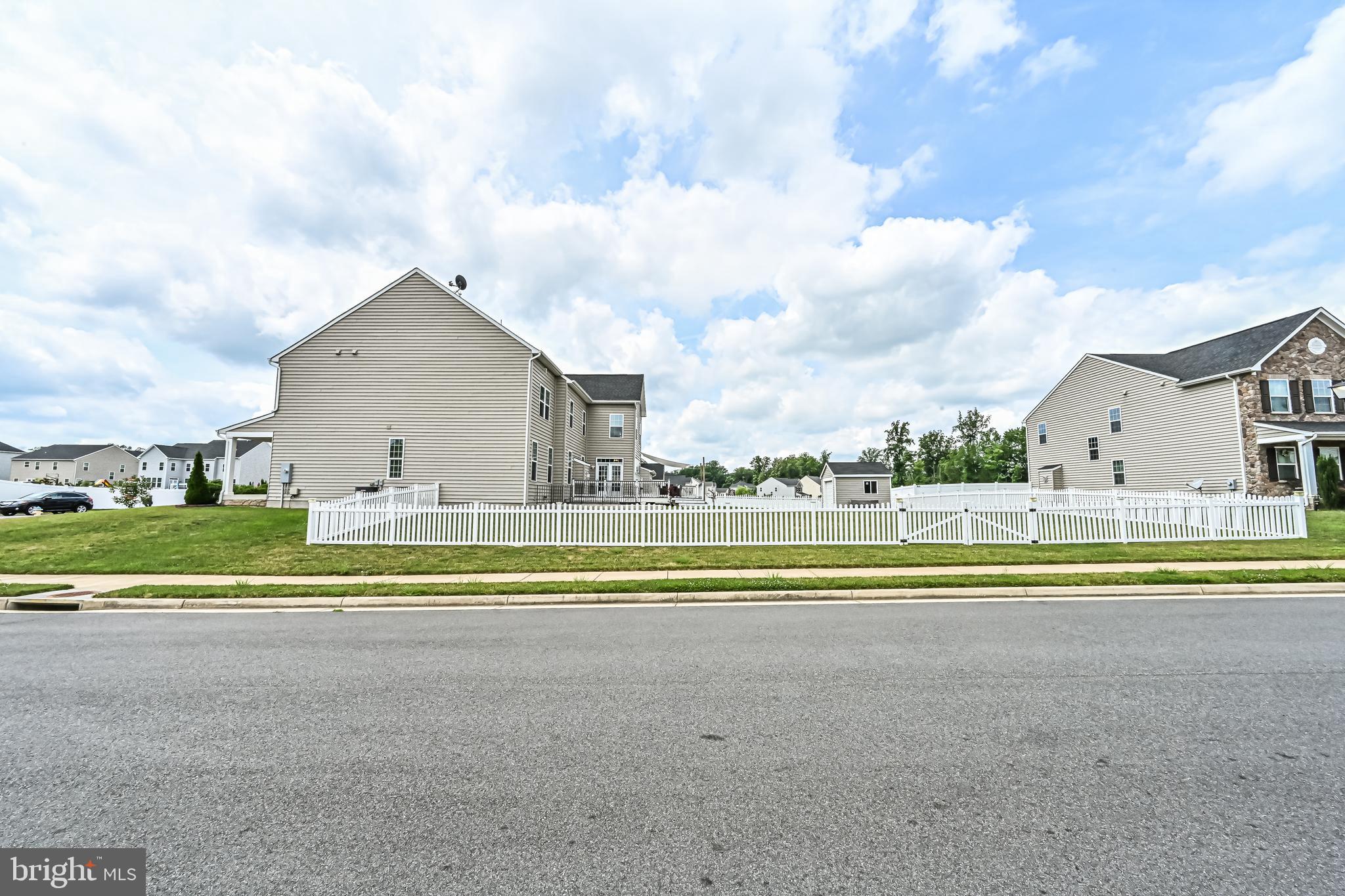 LIBERTY KNOLLS - Residential