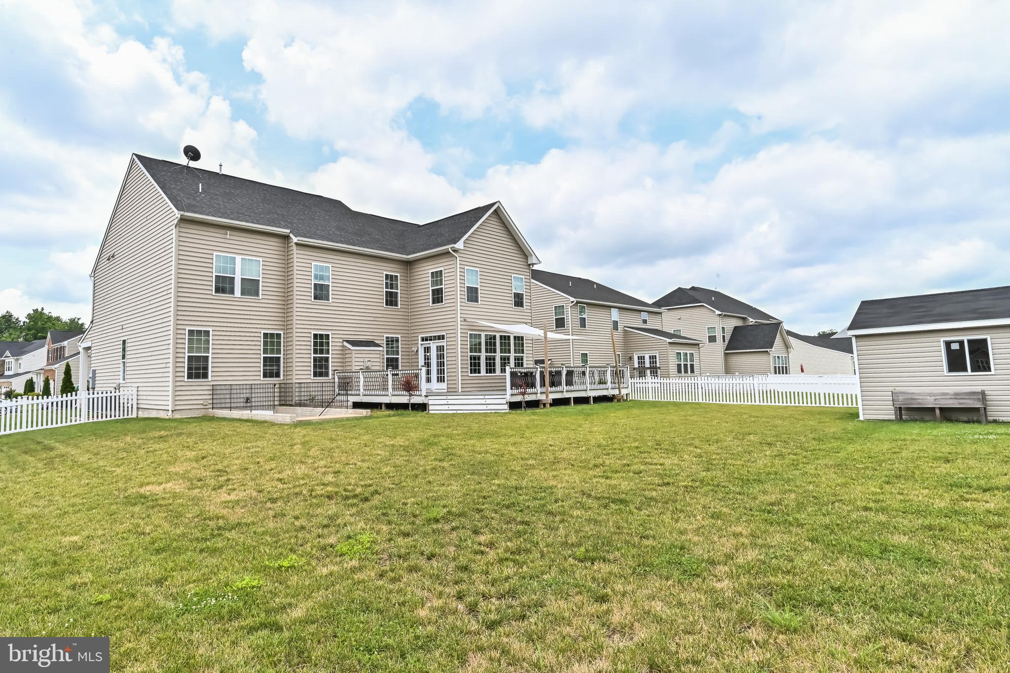 LIBERTY KNOLLS - Residential