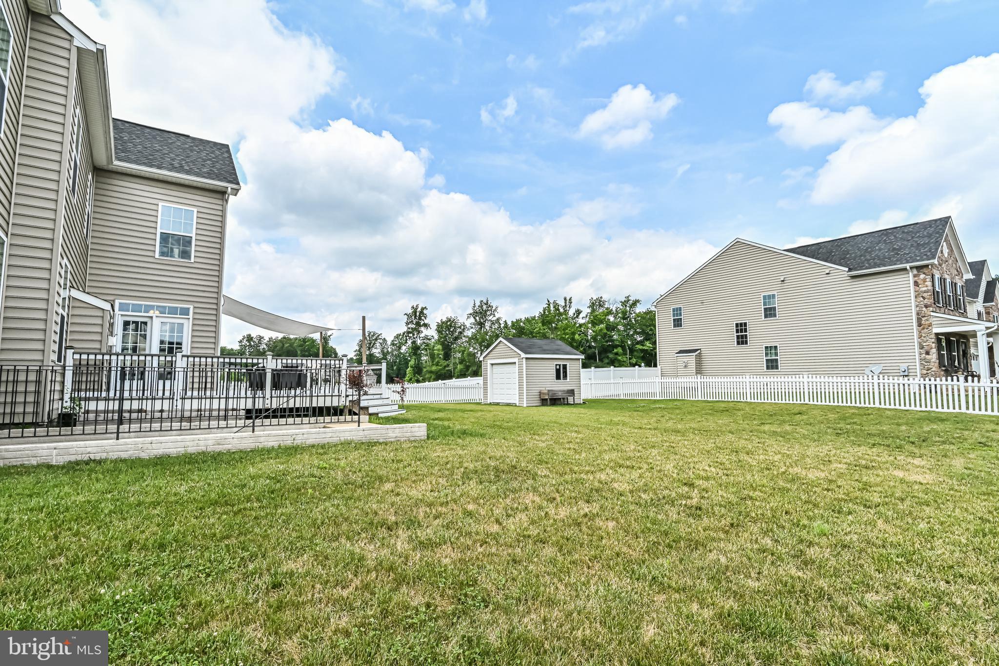 LIBERTY KNOLLS - Residential
