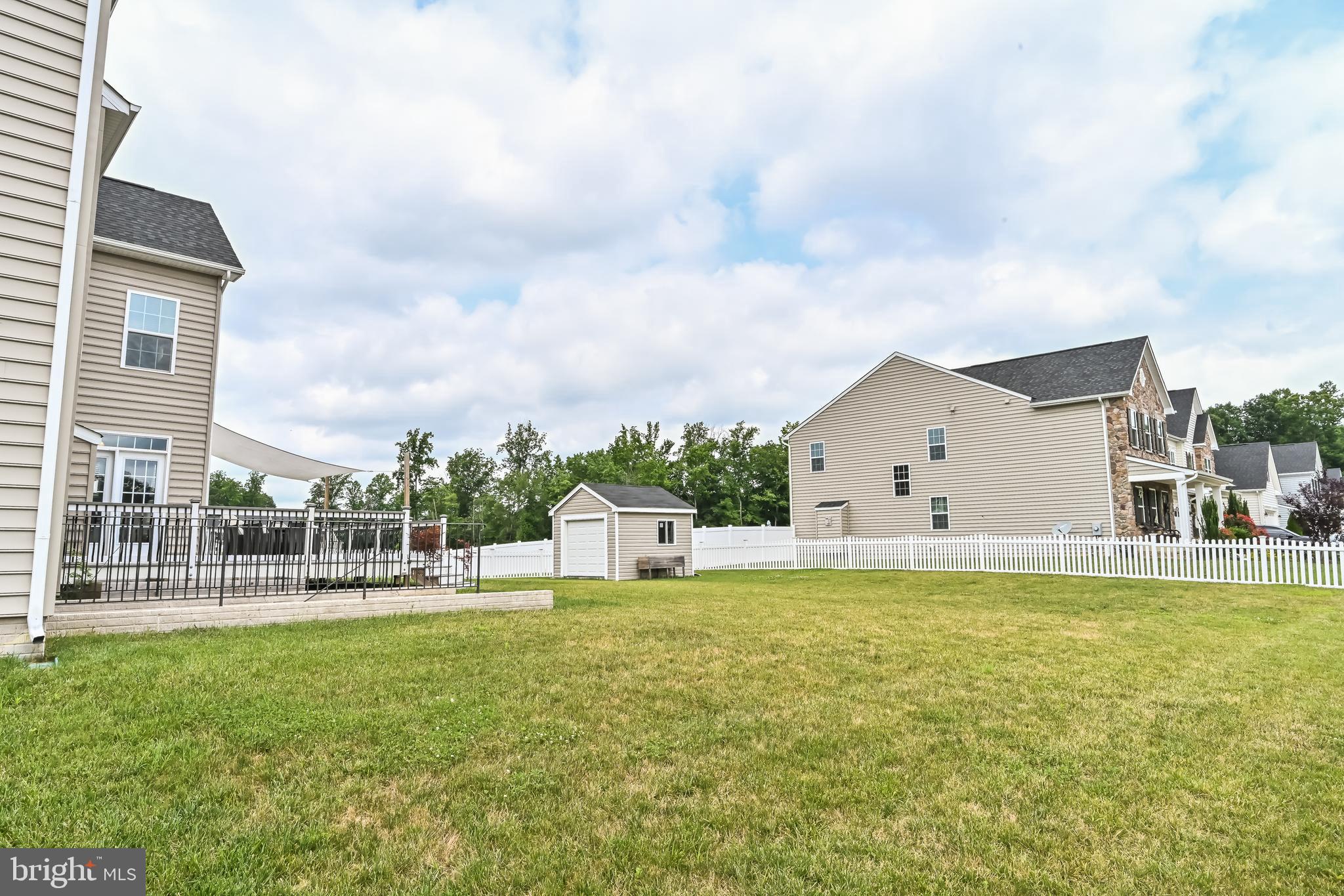 LIBERTY KNOLLS - Residential