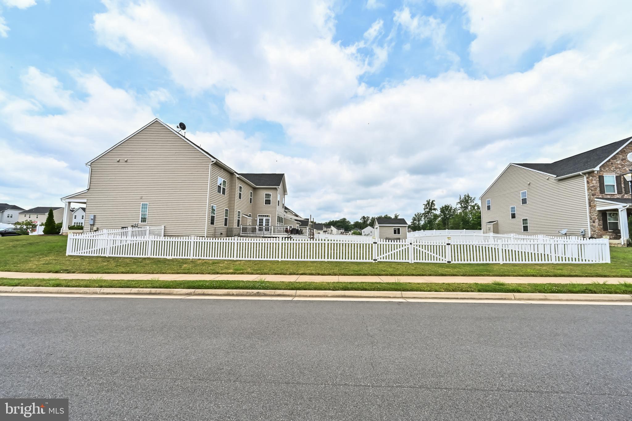 LIBERTY KNOLLS - Residential