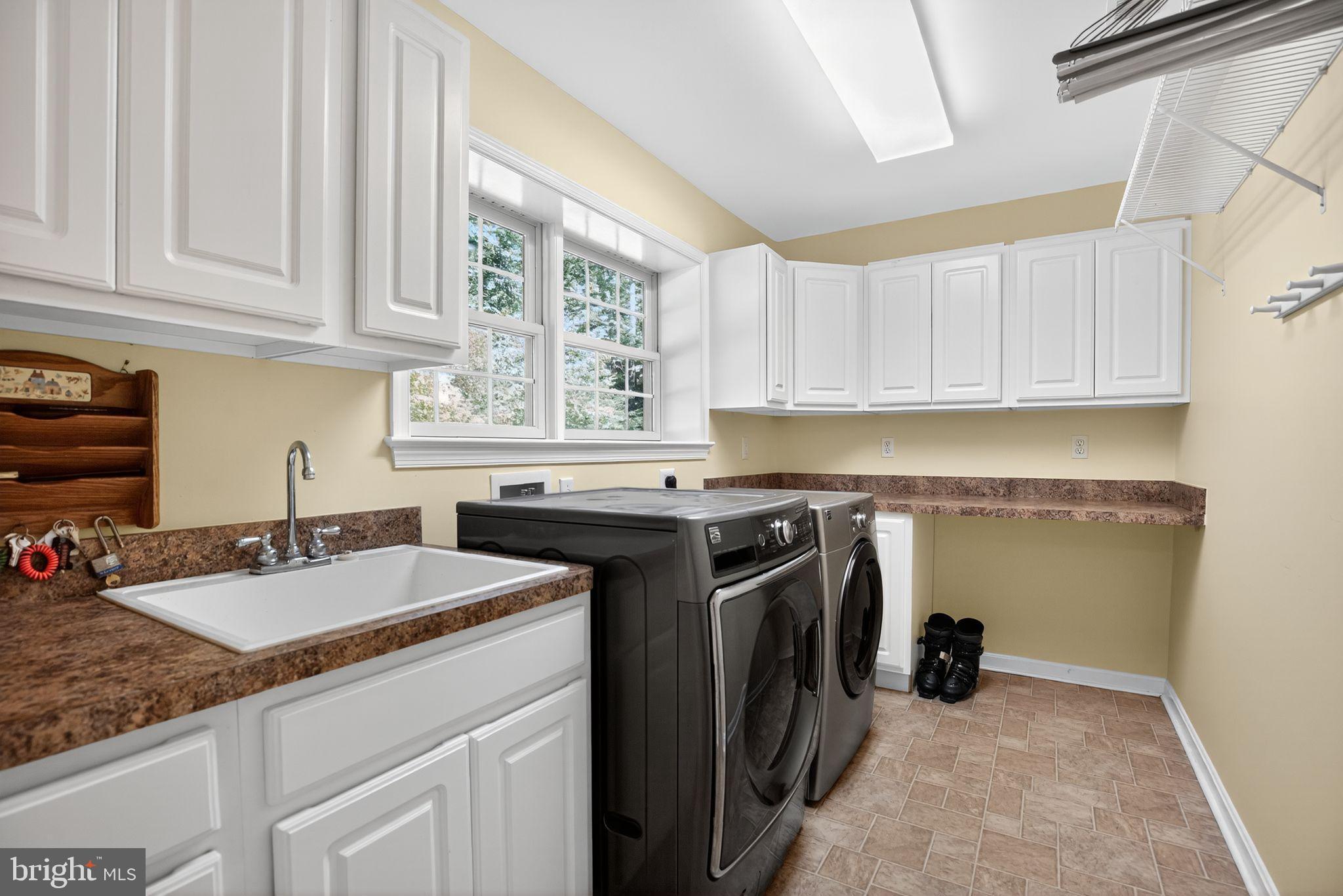 QUIET ACRES - Residential