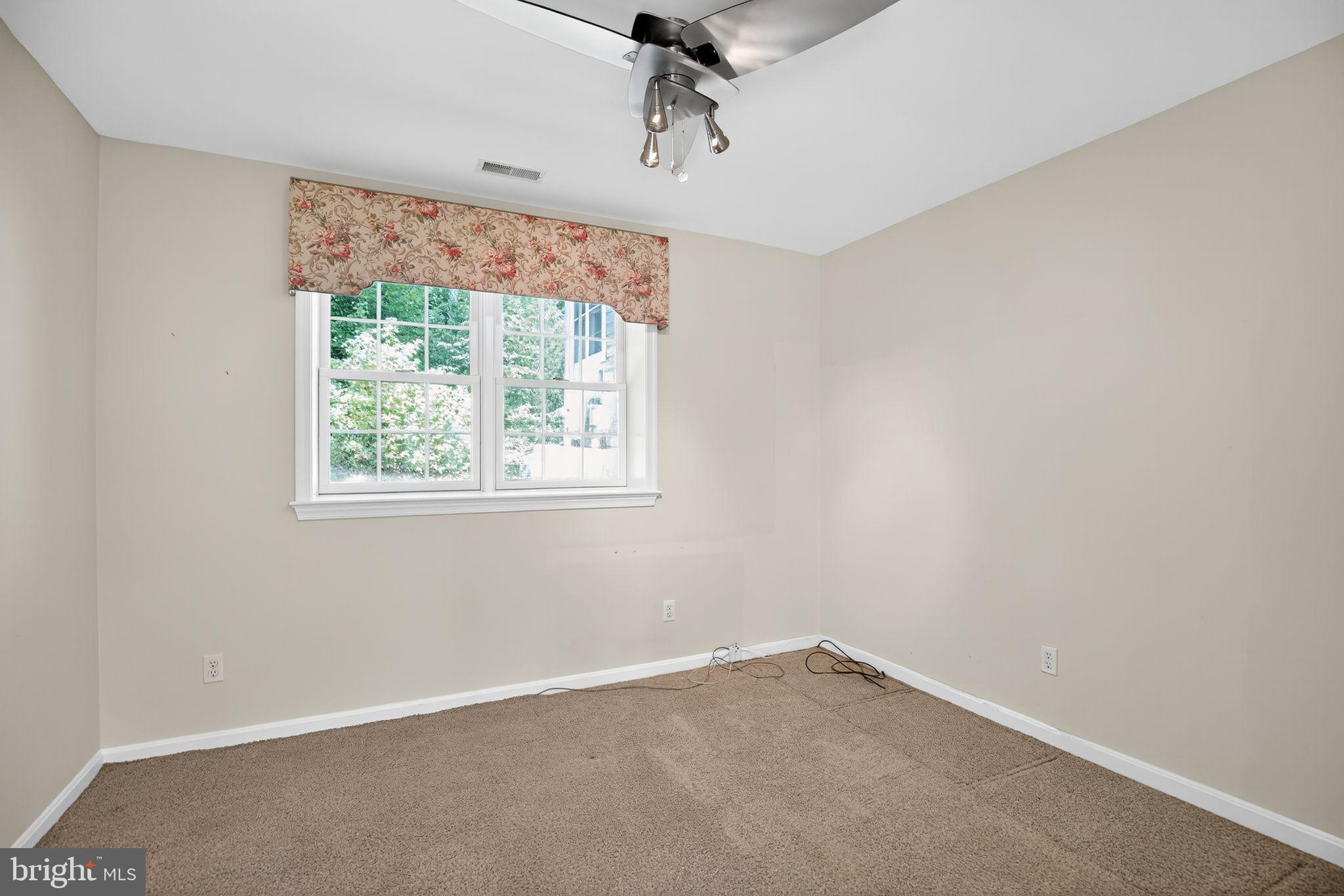 QUIET ACRES - Residential