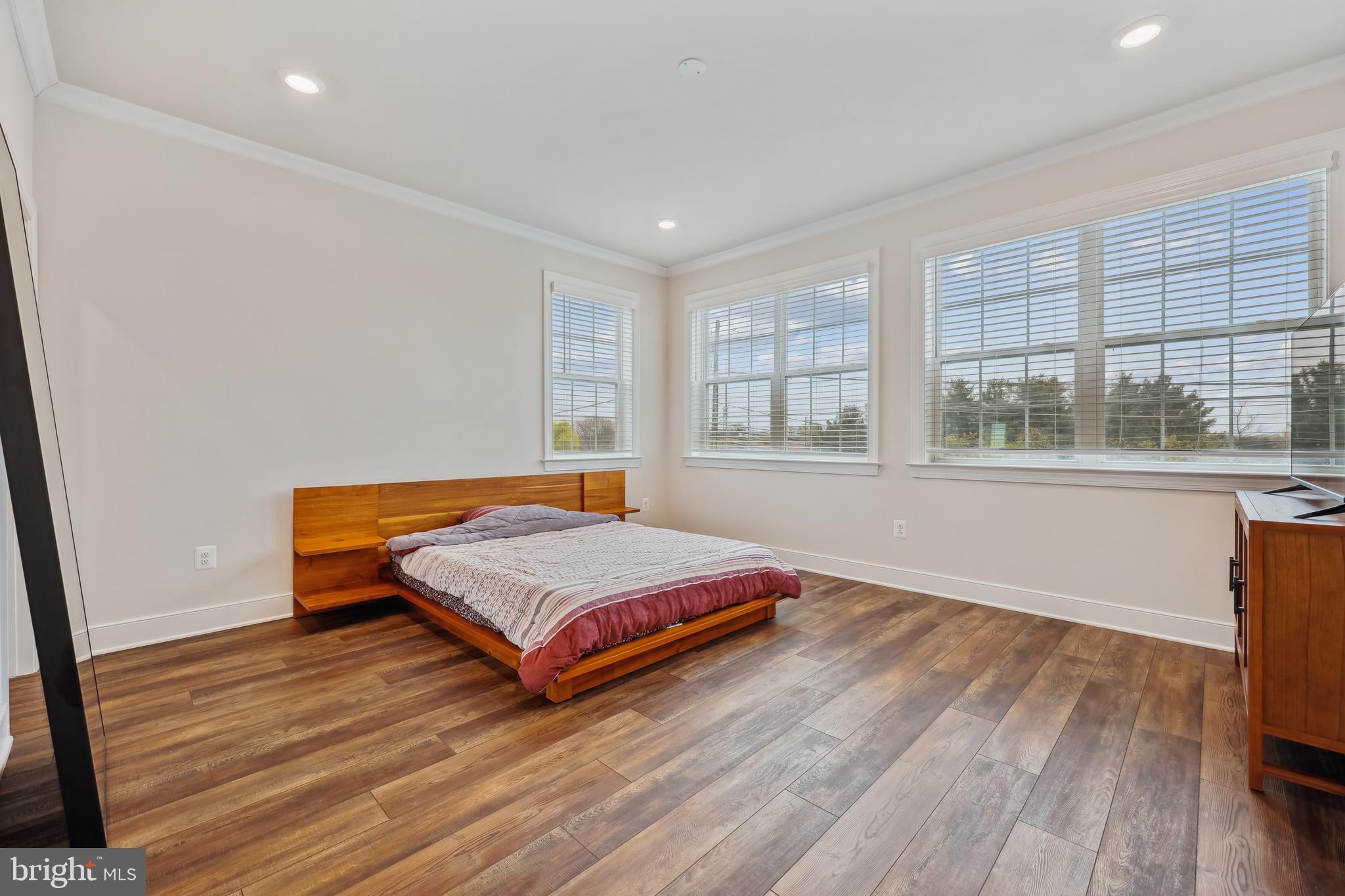 QUINCE ORCHARD - Residential