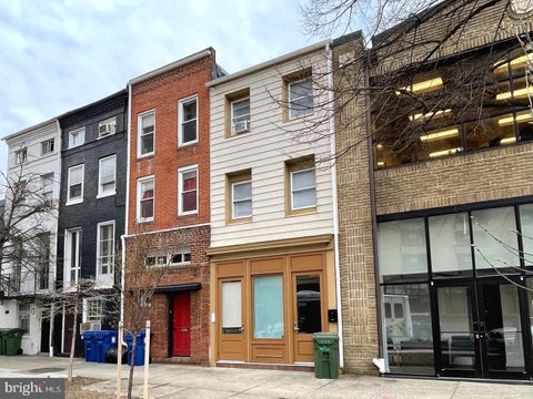 Townhouse For Sale - 1110 Cathedral Street<br/> BALTIMORE, MD 21201