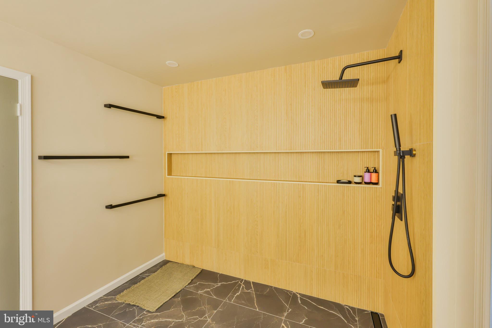 TANGLEWOOD - Residential Lease