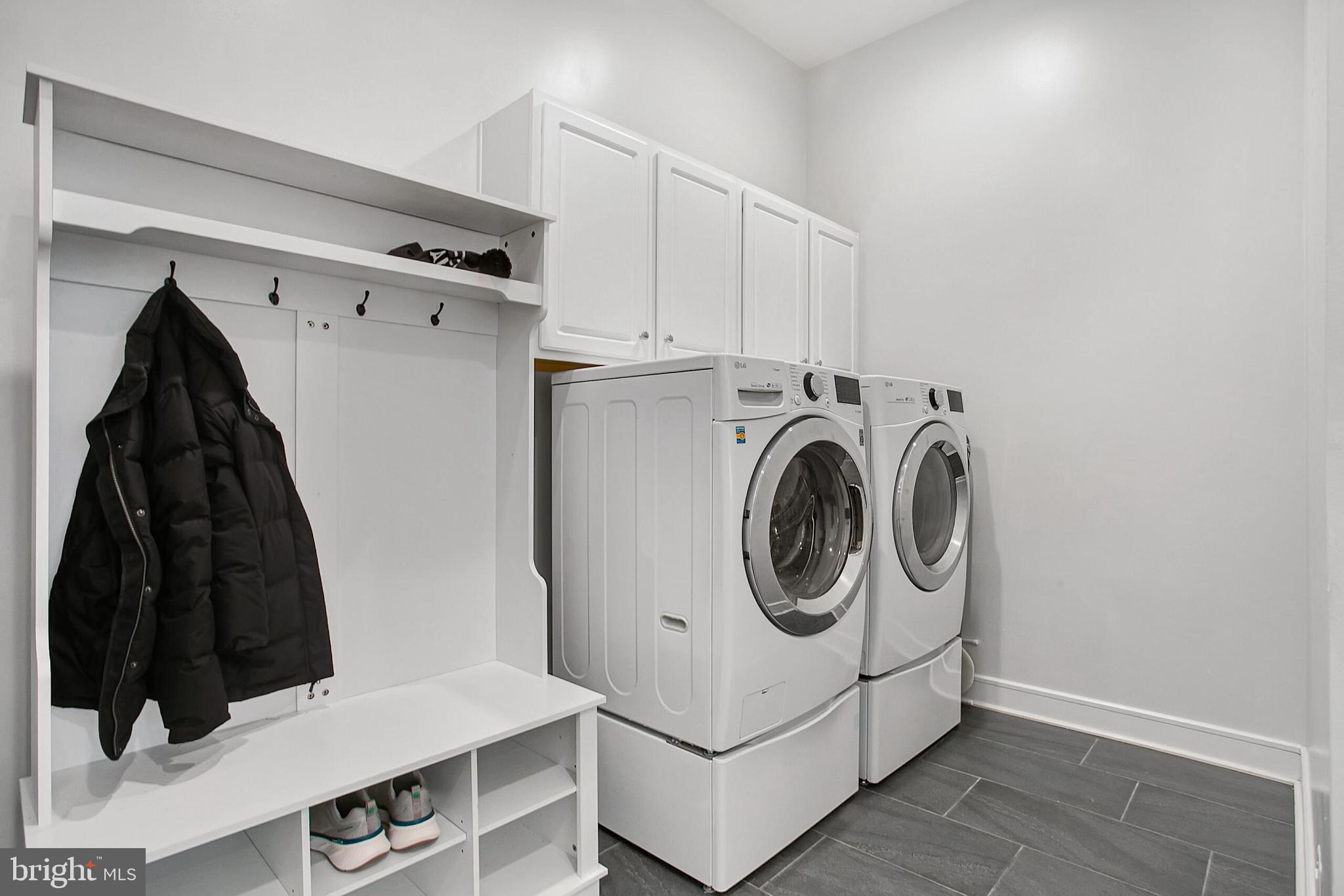 MEADOW BROOK FARM - Residential