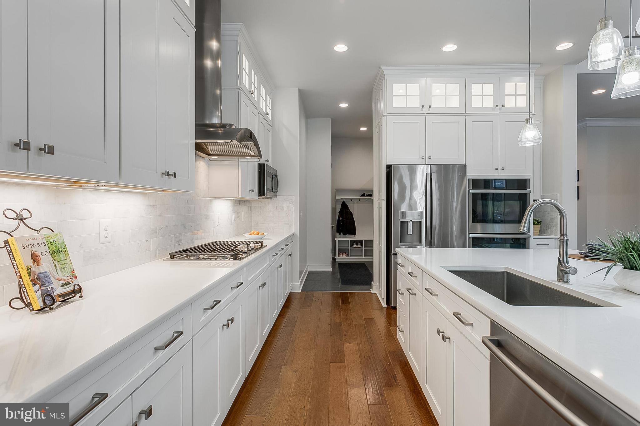 MEADOW BROOK FARM - Residential