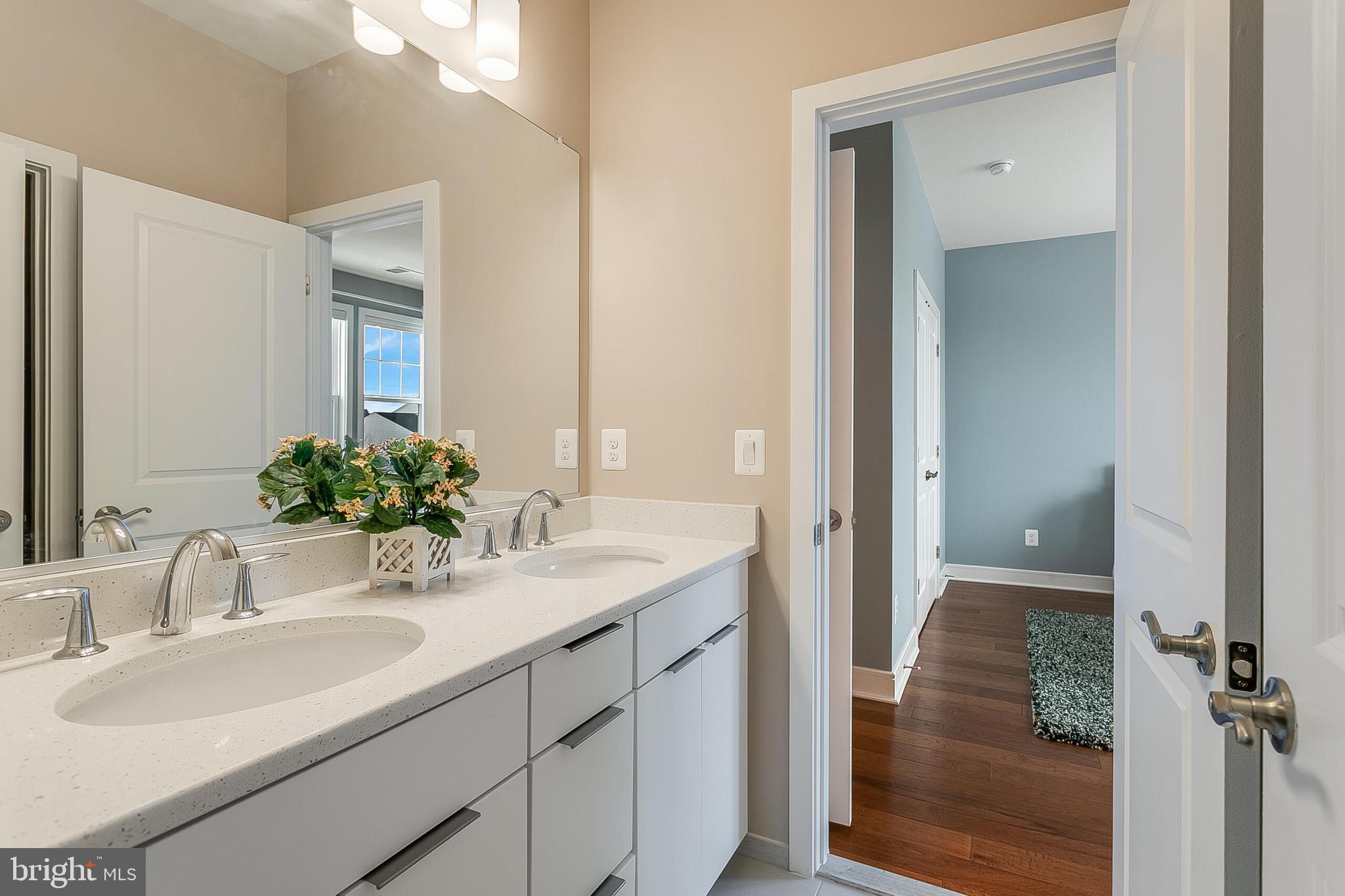 MEADOW BROOK FARM - Residential