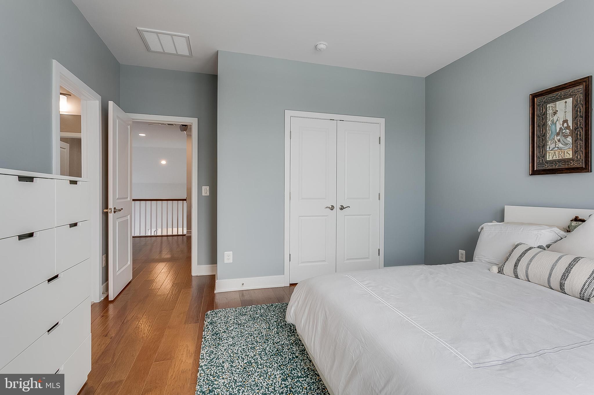 MEADOW BROOK FARM - Residential