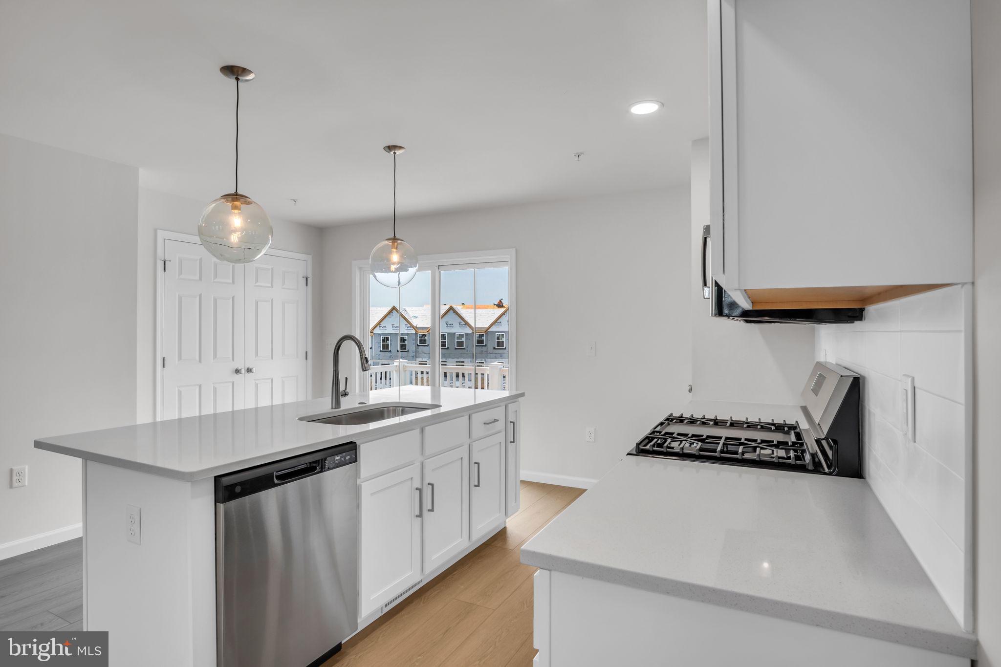 CREEK TERRACE - Residential Lease