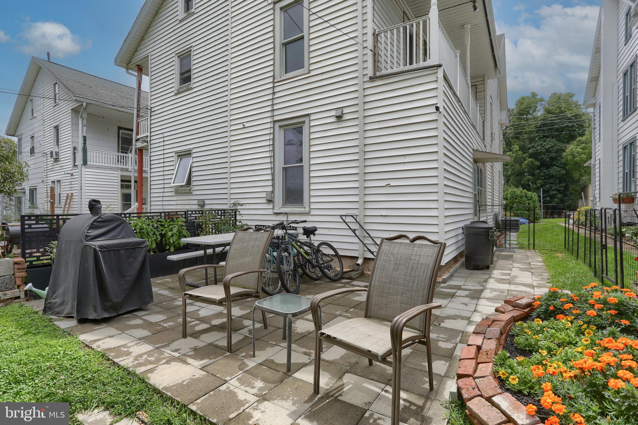 337 E MAPLE STREET