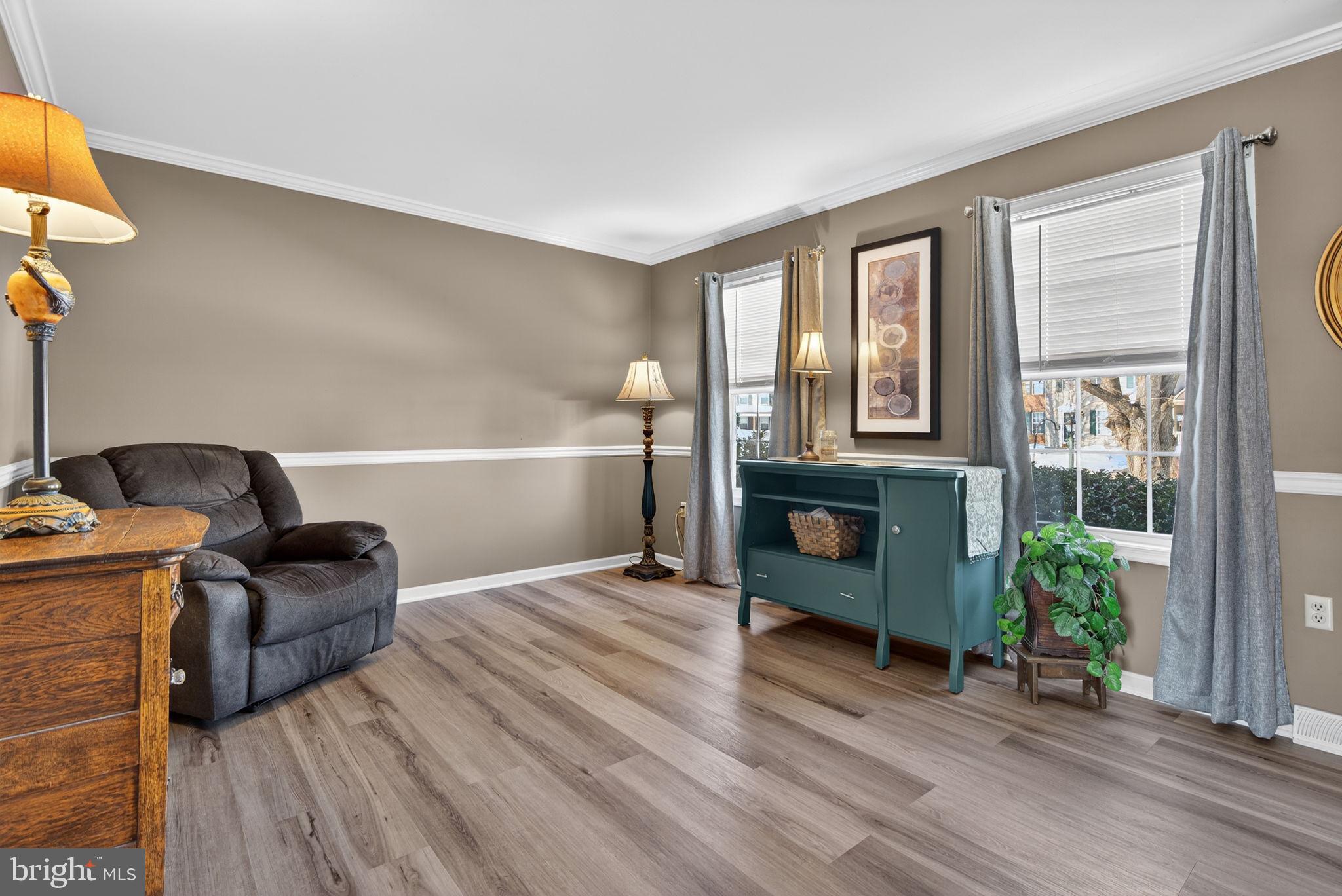 MAYTOWN VILLAGE SQUARE - Residential