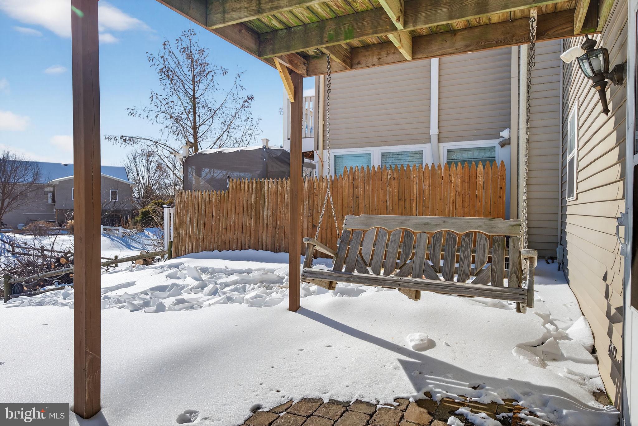 MAYTOWN VILLAGE SQUARE - Residential