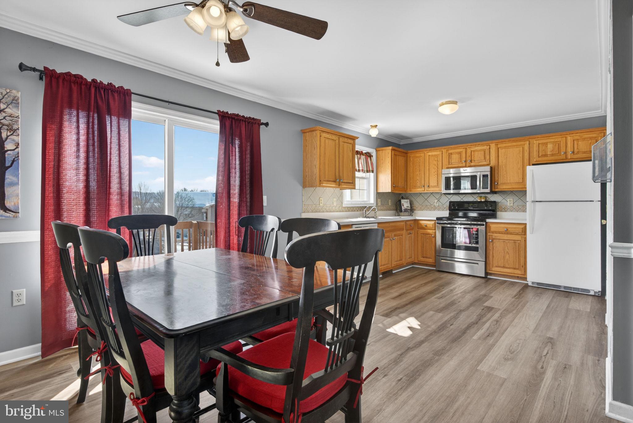 MAYTOWN VILLAGE SQUARE - Residential