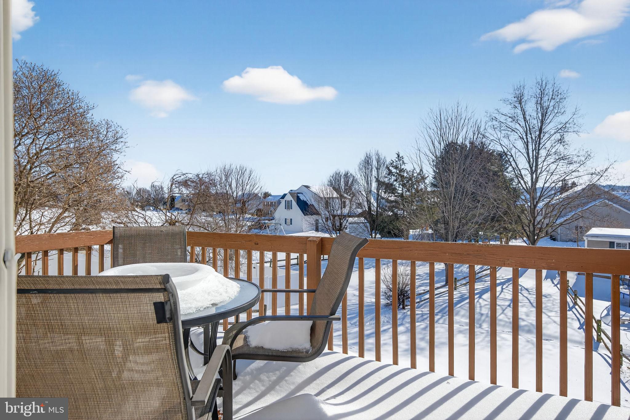 MAYTOWN VILLAGE SQUARE - Residential