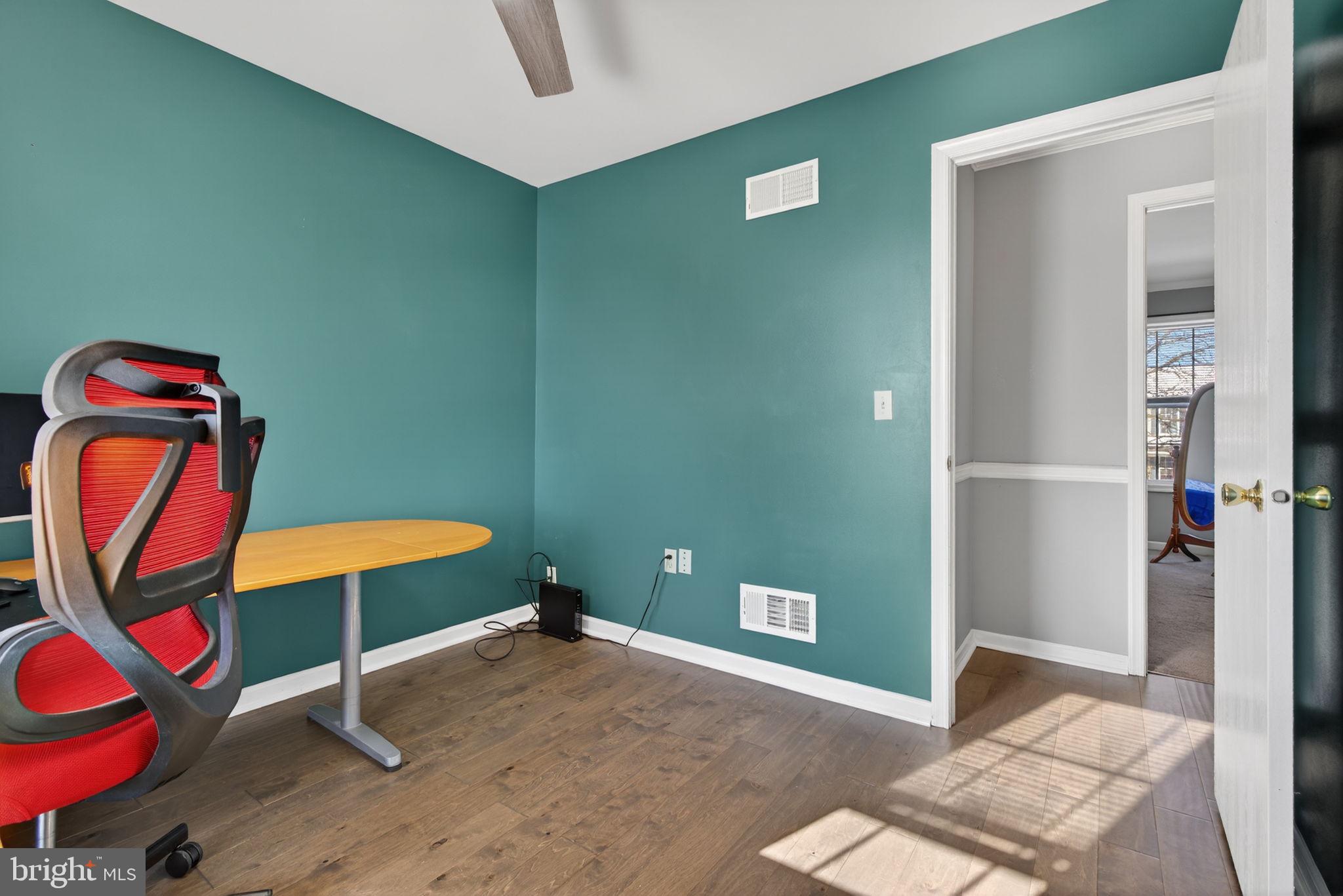 MAYTOWN VILLAGE SQUARE - Residential