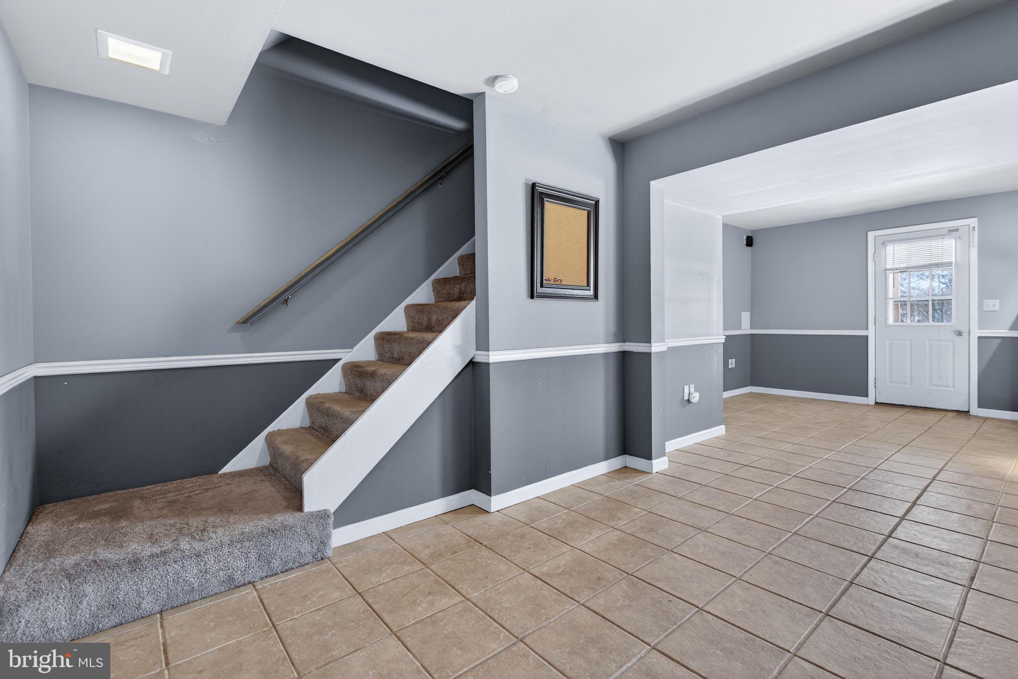 MAYTOWN VILLAGE SQUARE - Residential