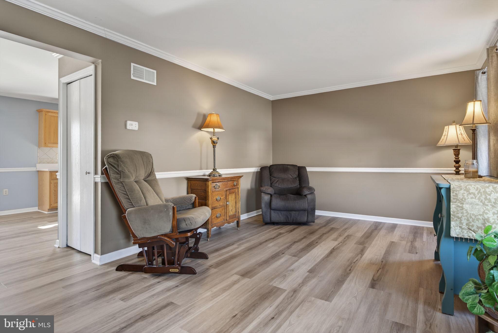 MAYTOWN VILLAGE SQUARE - Residential