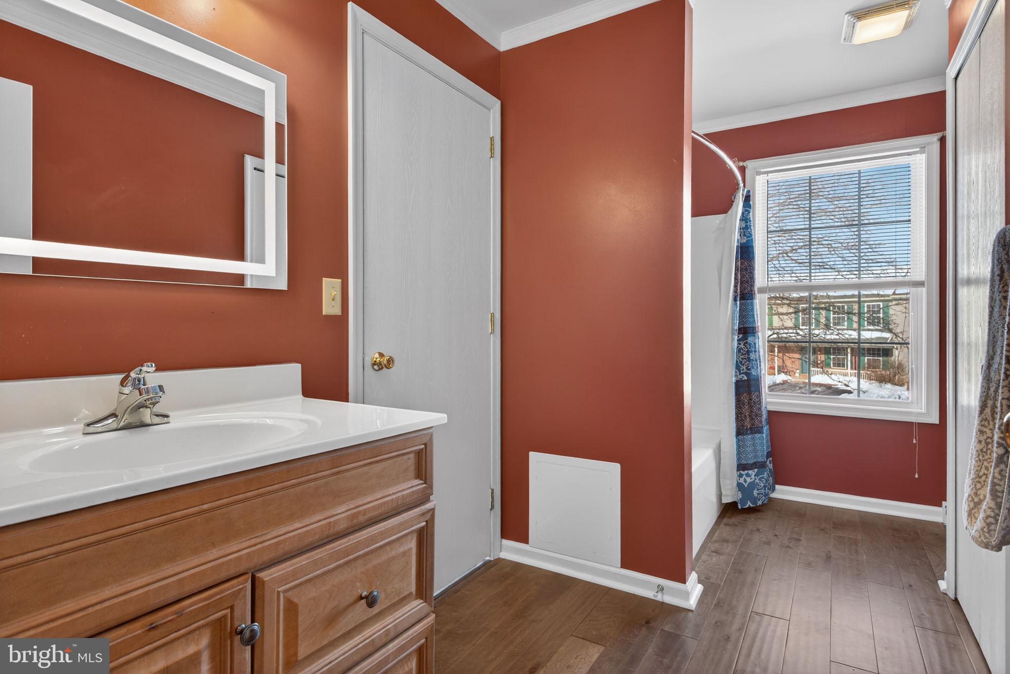 MAYTOWN VILLAGE SQUARE - Residential