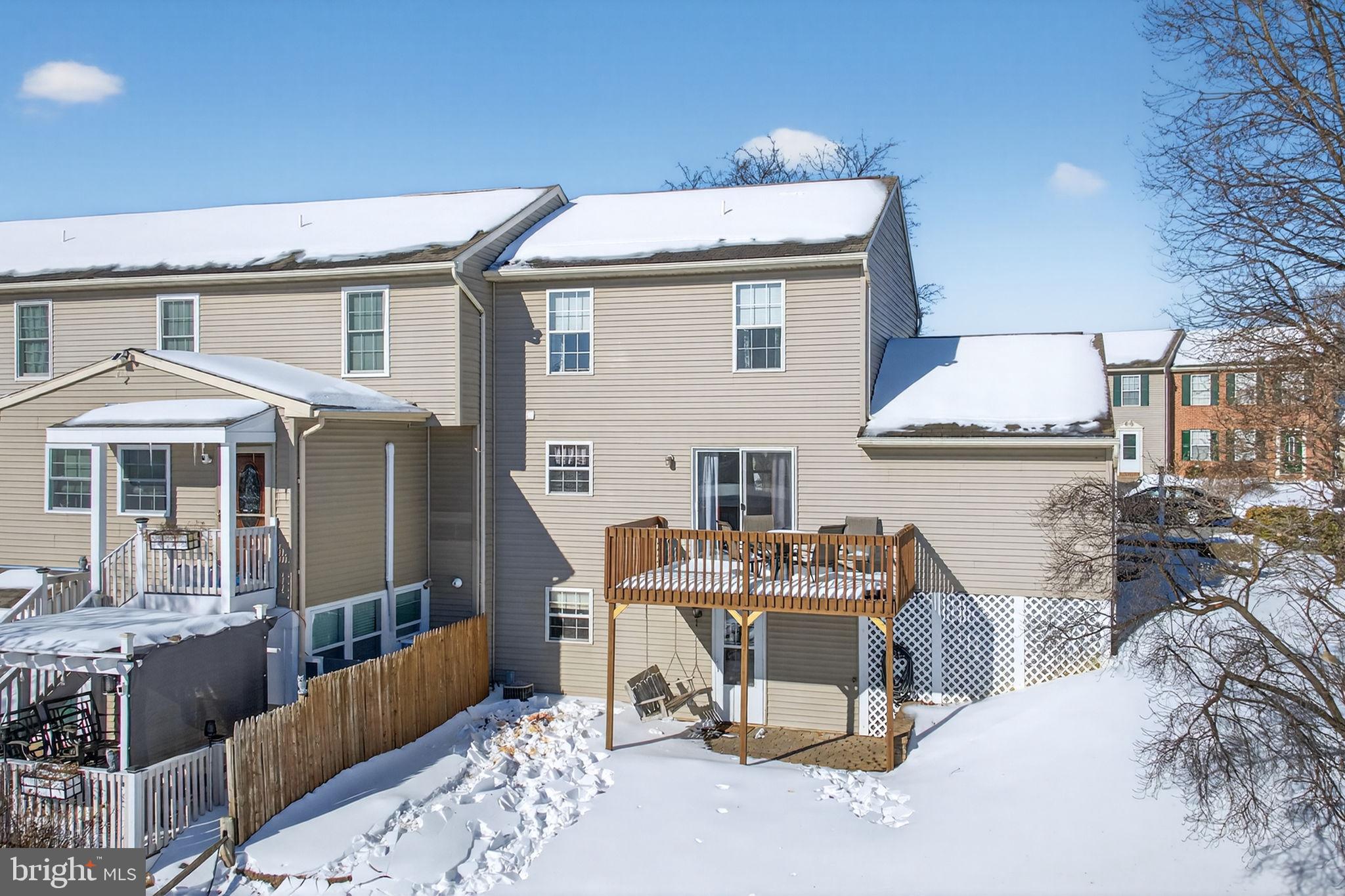 MAYTOWN VILLAGE SQUARE - Residential