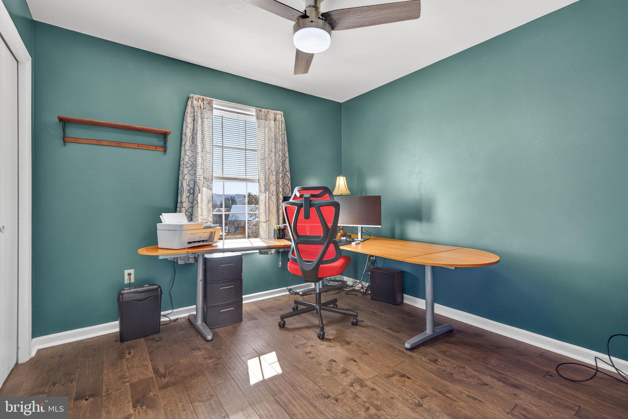 MAYTOWN VILLAGE SQUARE - Residential