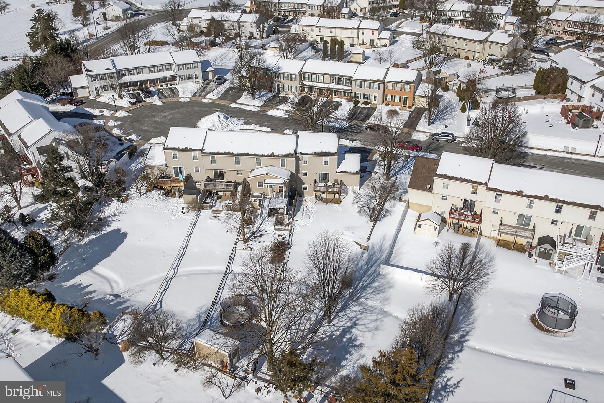 MAYTOWN VILLAGE SQUARE - Residential