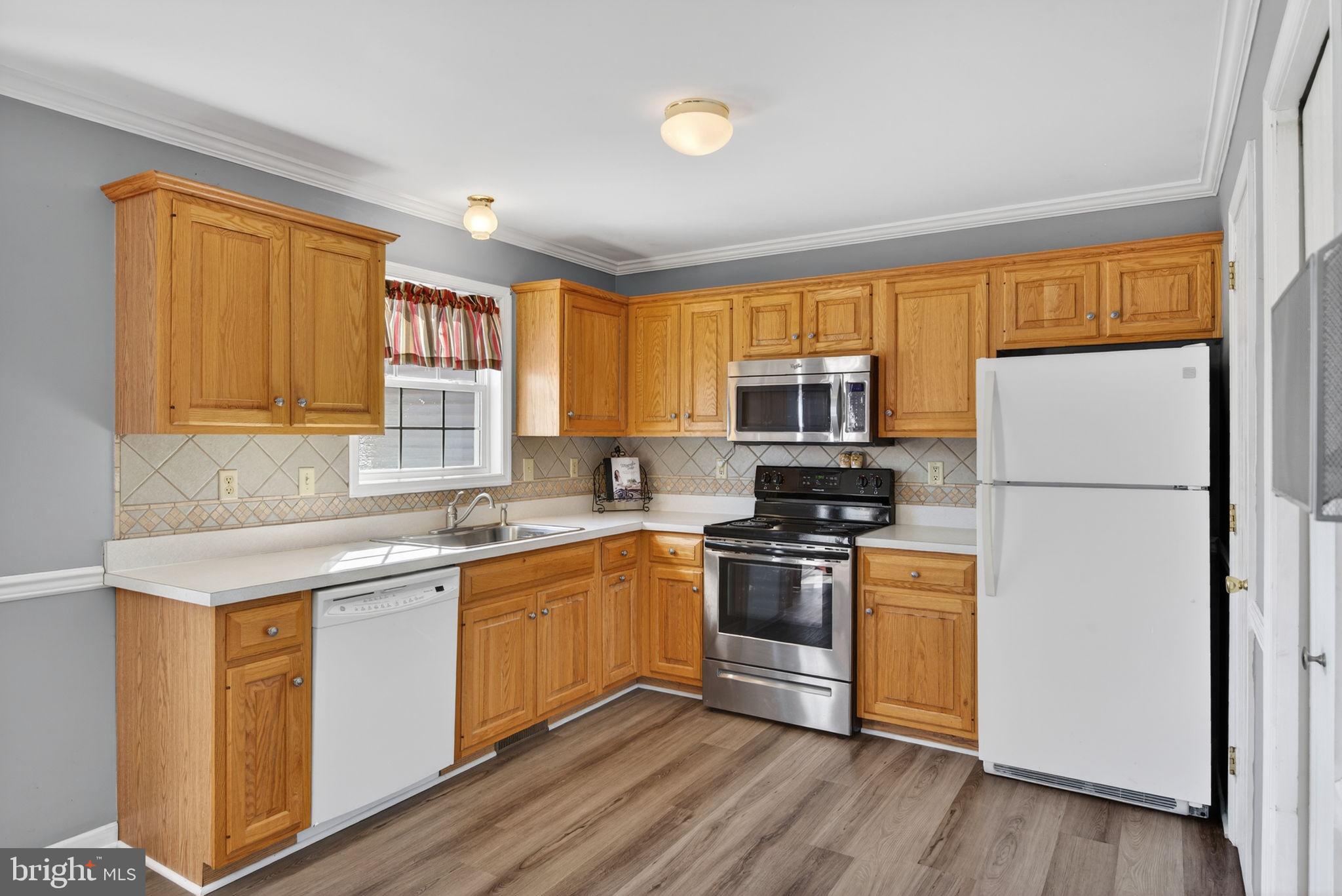 MAYTOWN VILLAGE SQUARE - Residential