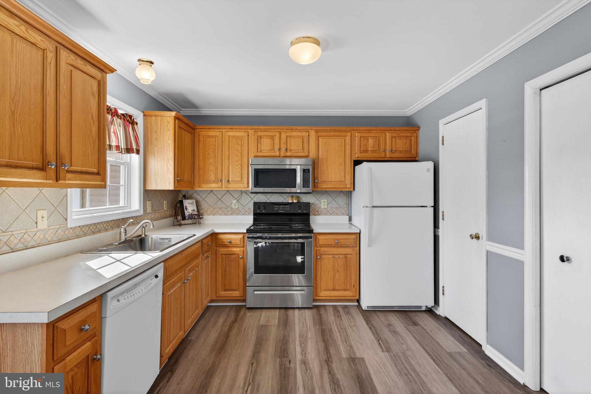 MAYTOWN VILLAGE SQUARE - Residential