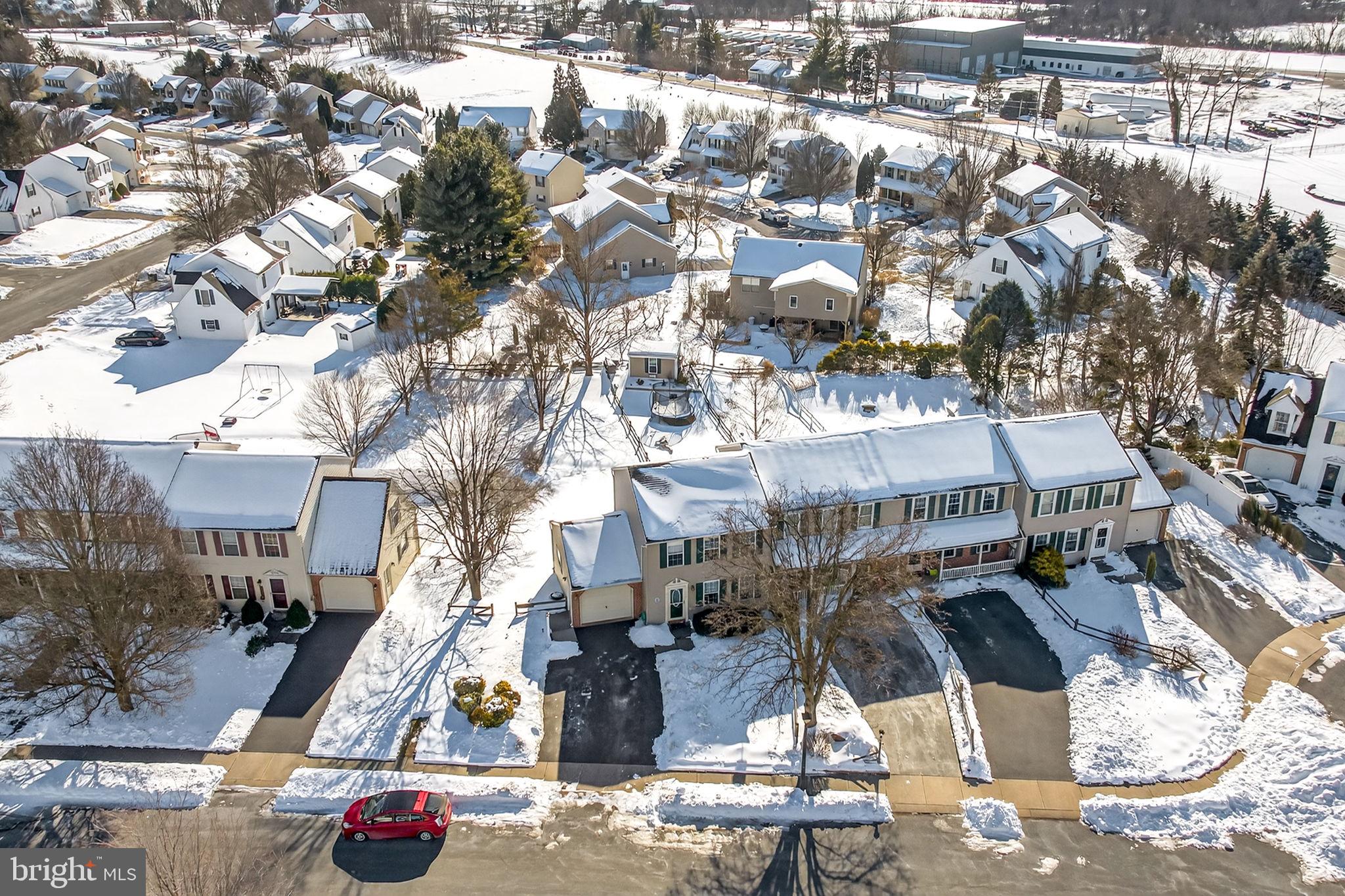 MAYTOWN VILLAGE SQUARE - Residential