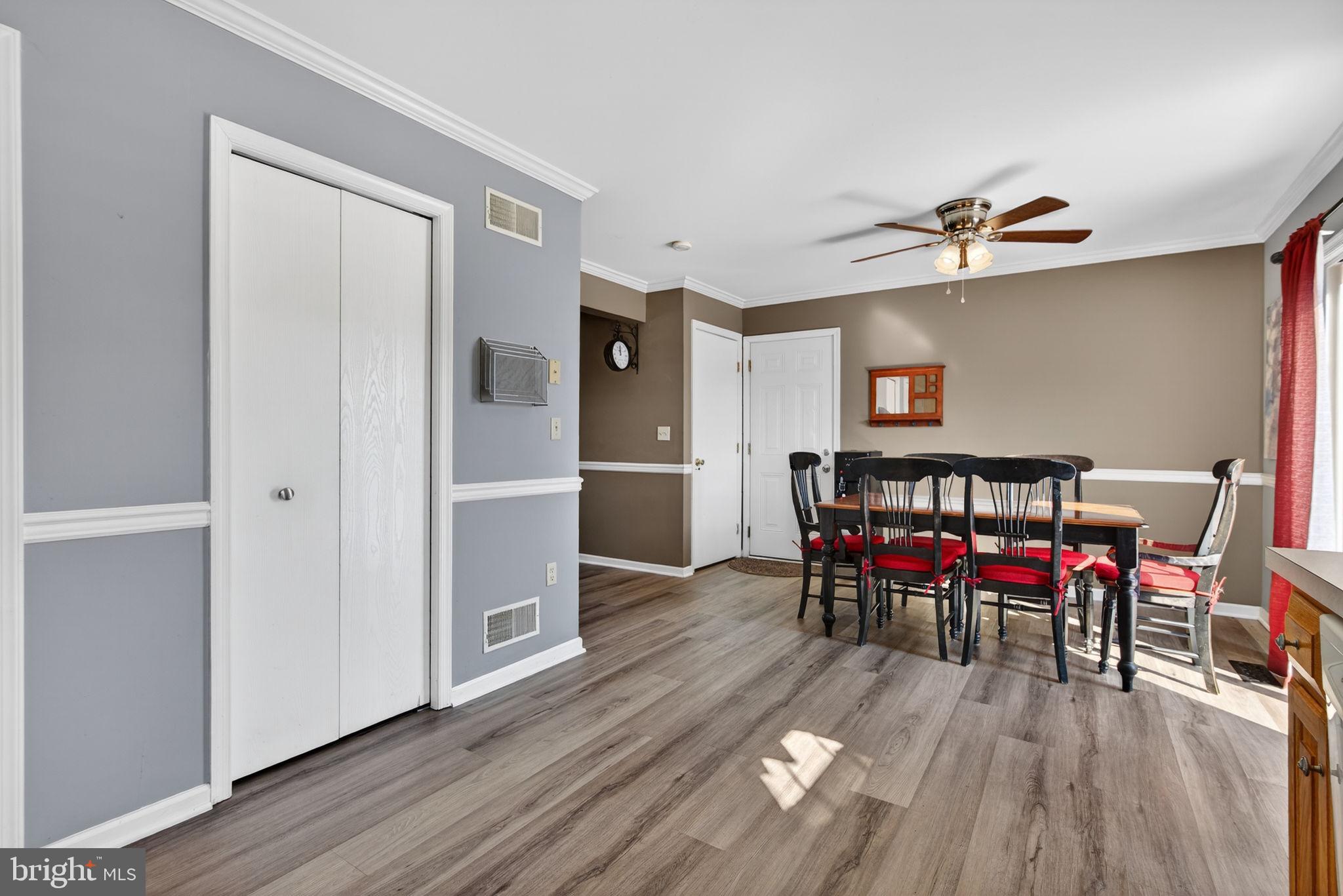 MAYTOWN VILLAGE SQUARE - Residential