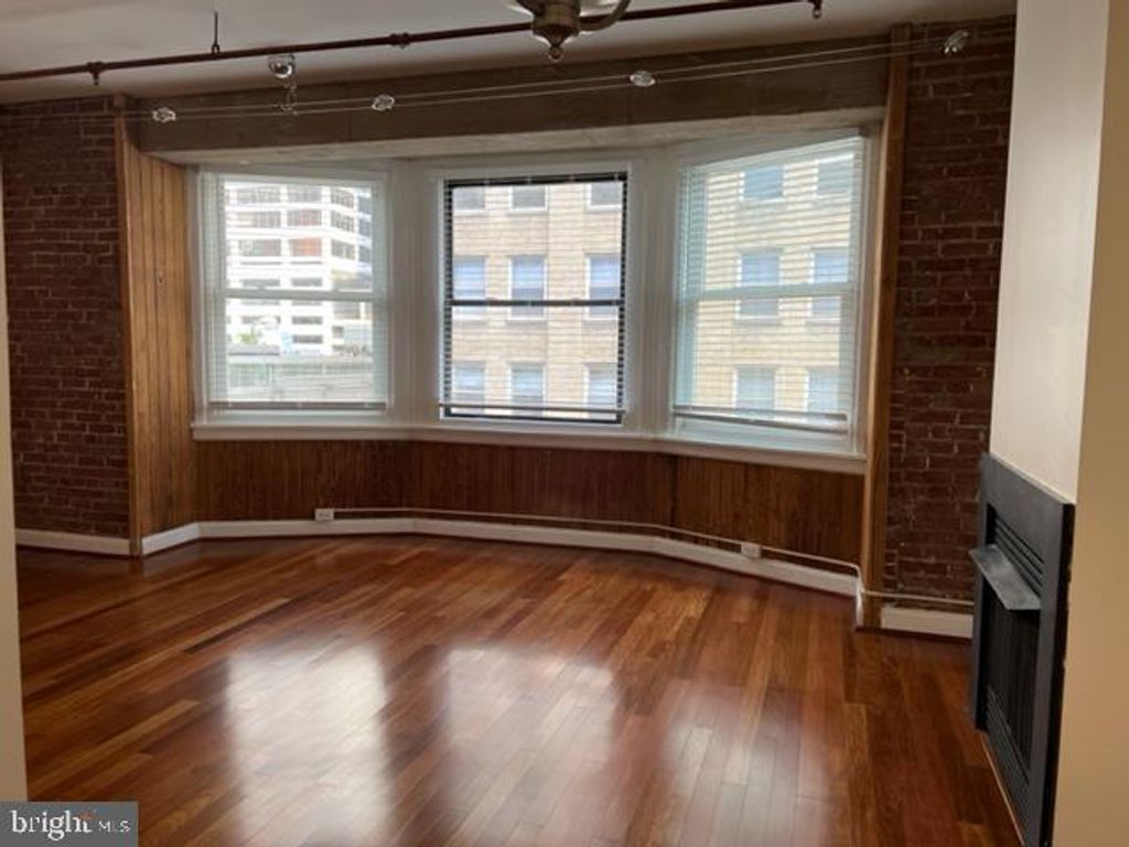 Photo of 105 S 18th Street #4A, PHILADELPHIA, PA 19103 (MLS # PAPH2578338)