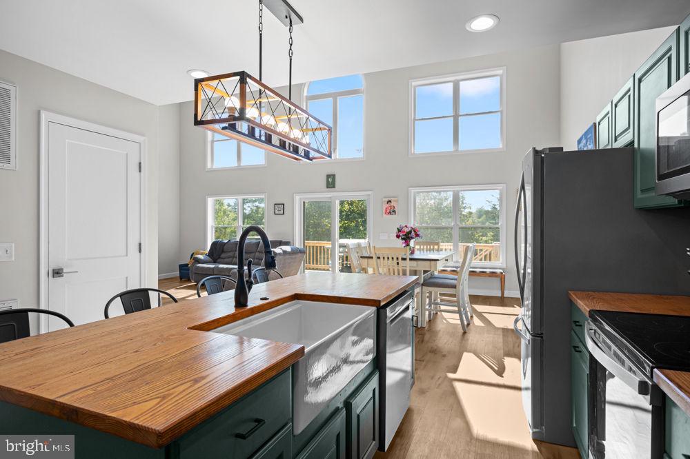 MOUNTAINEER HEIGHTS - Residential