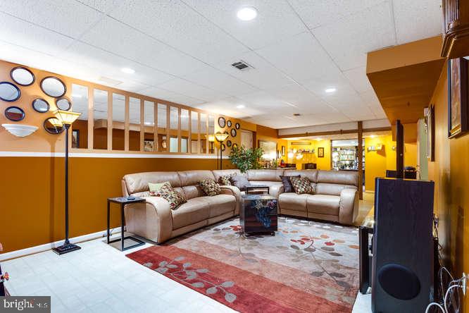 SIMMONS ACRES - Residential