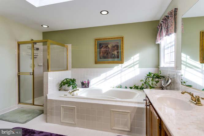 SIMMONS ACRES - Residential