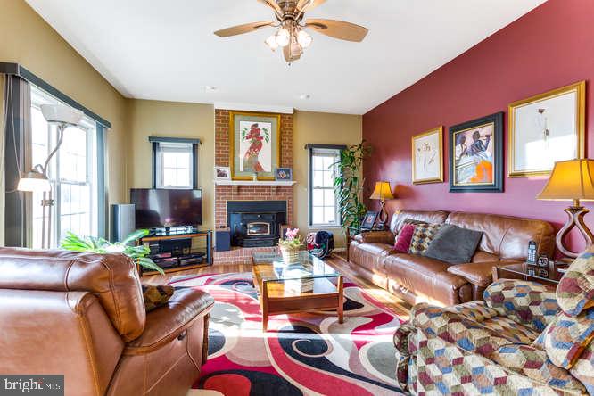 SIMMONS ACRES - Residential