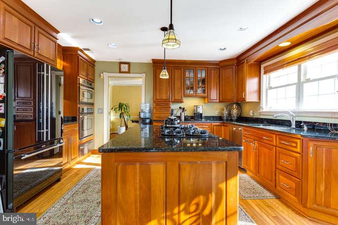 SIMMONS ACRES - Residential