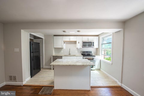 Townhouse For Sale - 2205 Kensington Street<br/> HARRISBURG, PA 17104