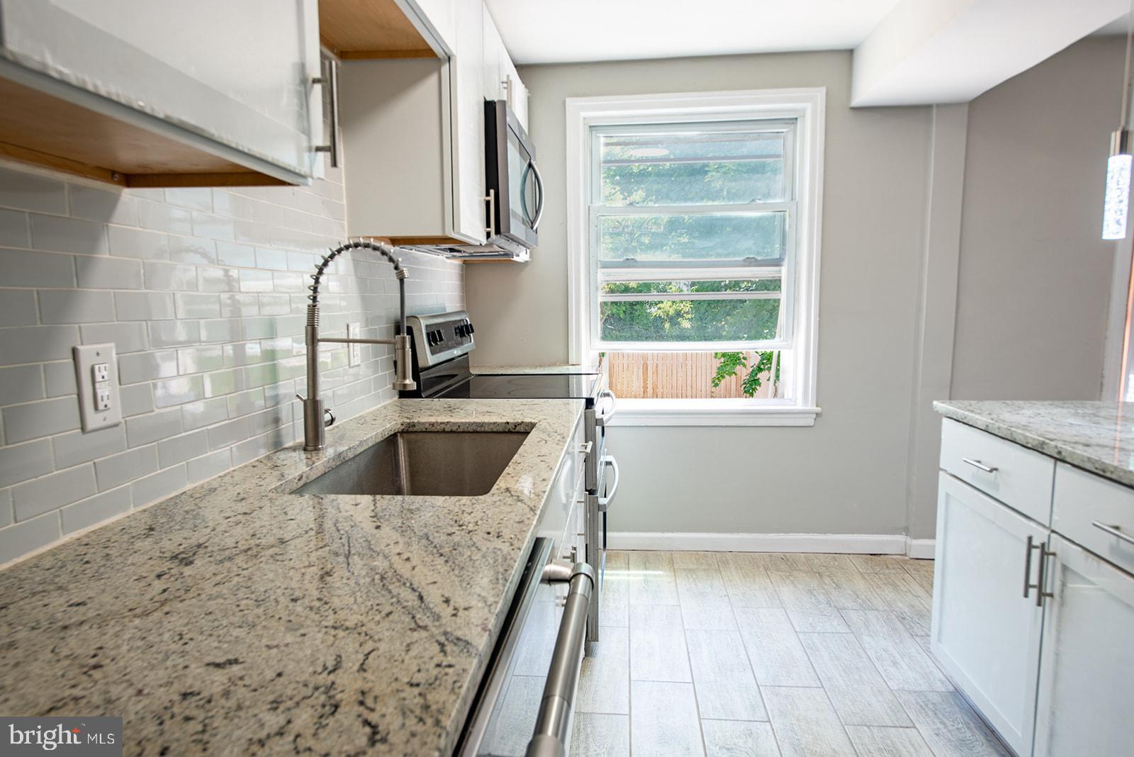 MELROSE GARDENS - Residential