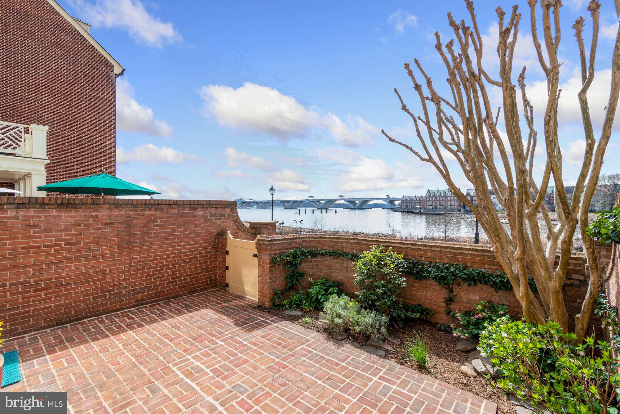 HARBORSIDE - Residential