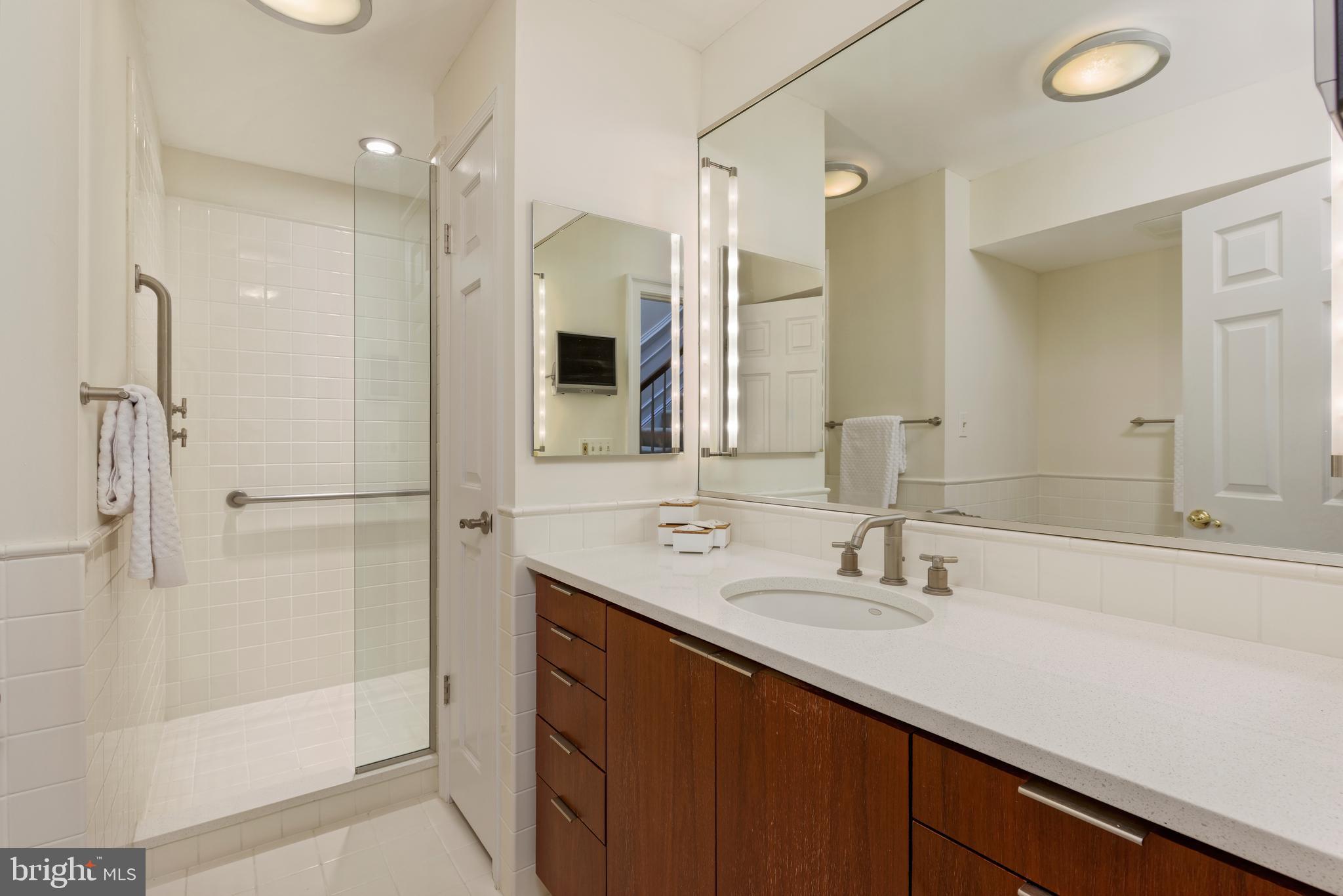 HARBORSIDE - Residential