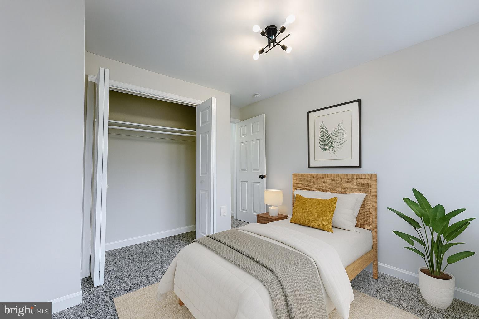 HOLLINS MARKET - Residential Lease