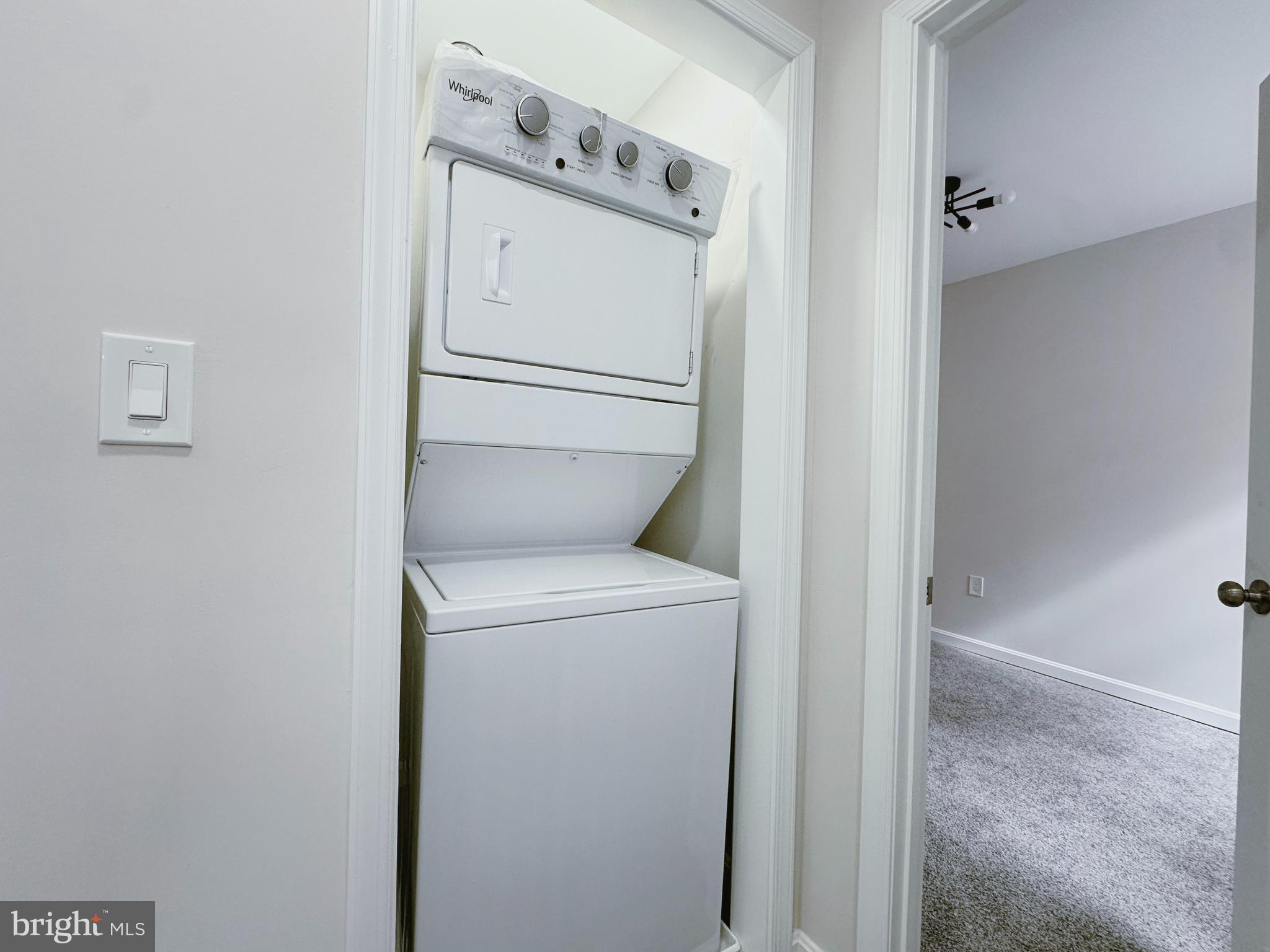 HOLLINS MARKET - Residential Lease
