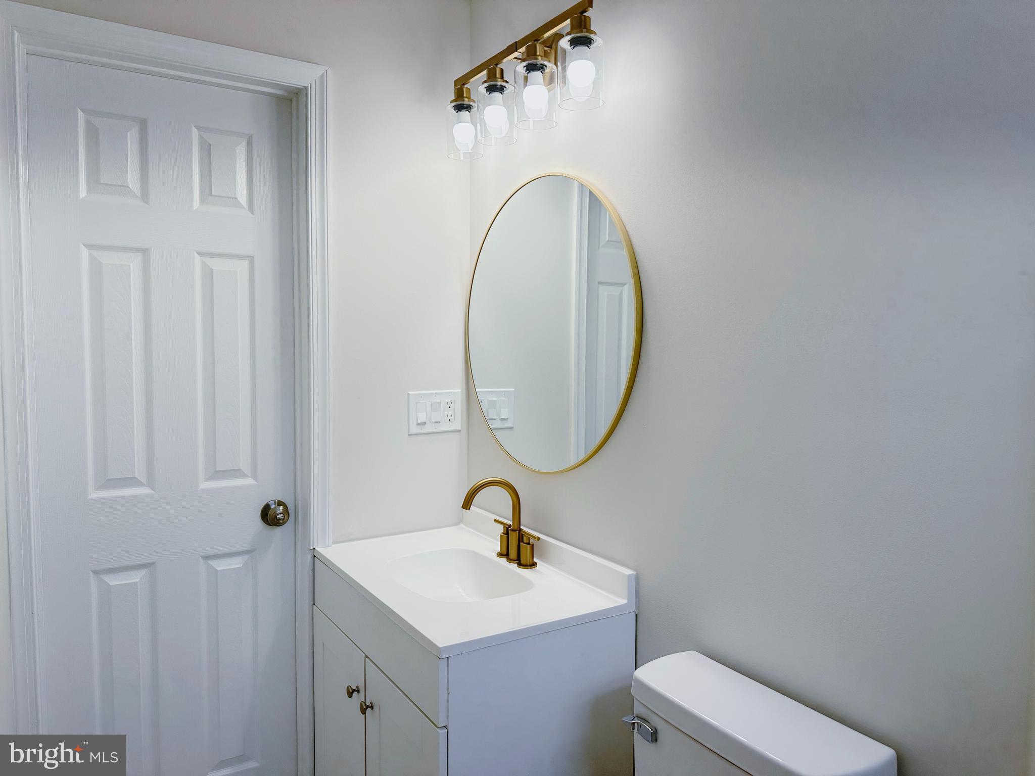 HOLLINS MARKET - Residential Lease