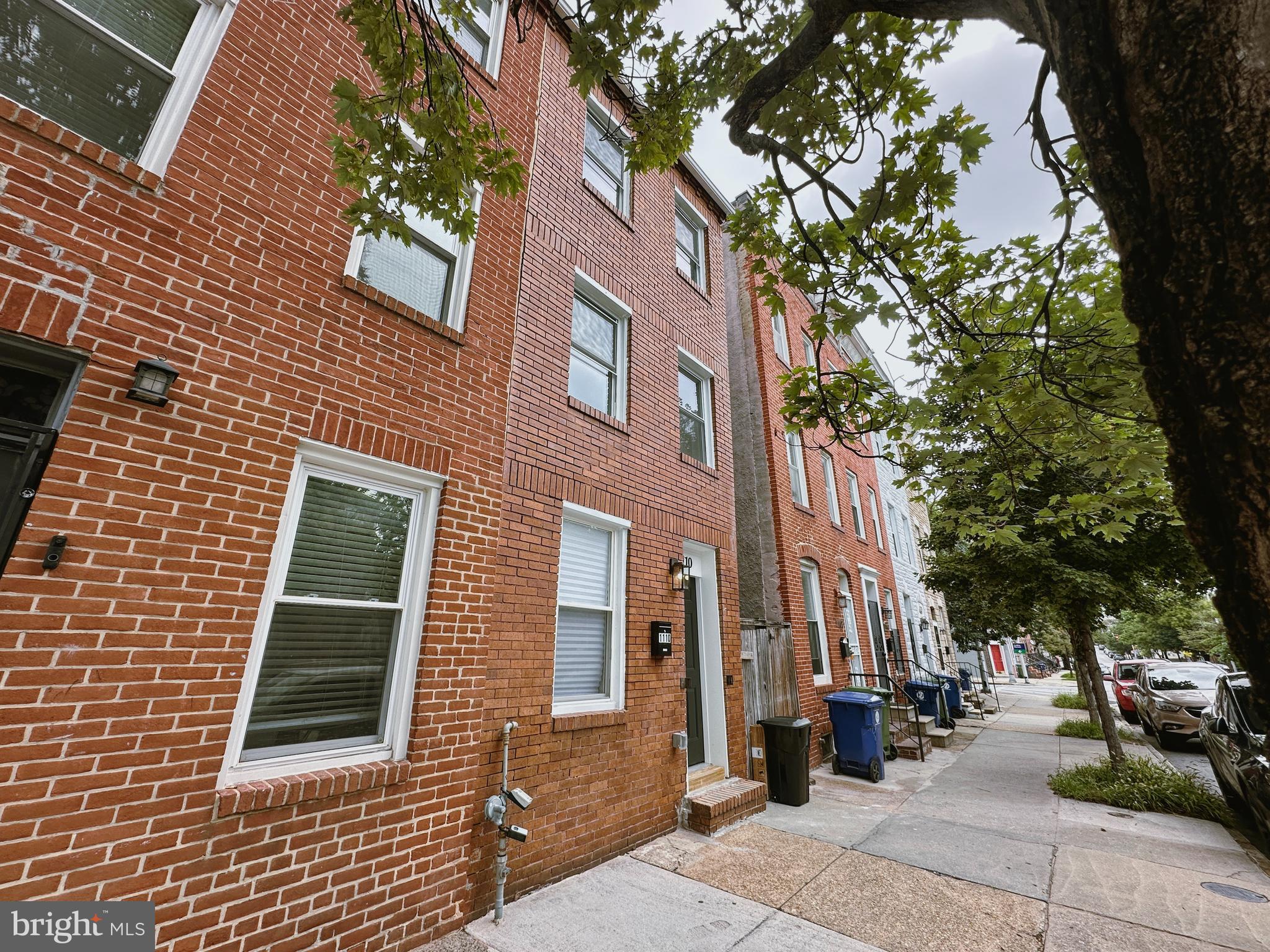 HOLLINS MARKET - Residential Lease