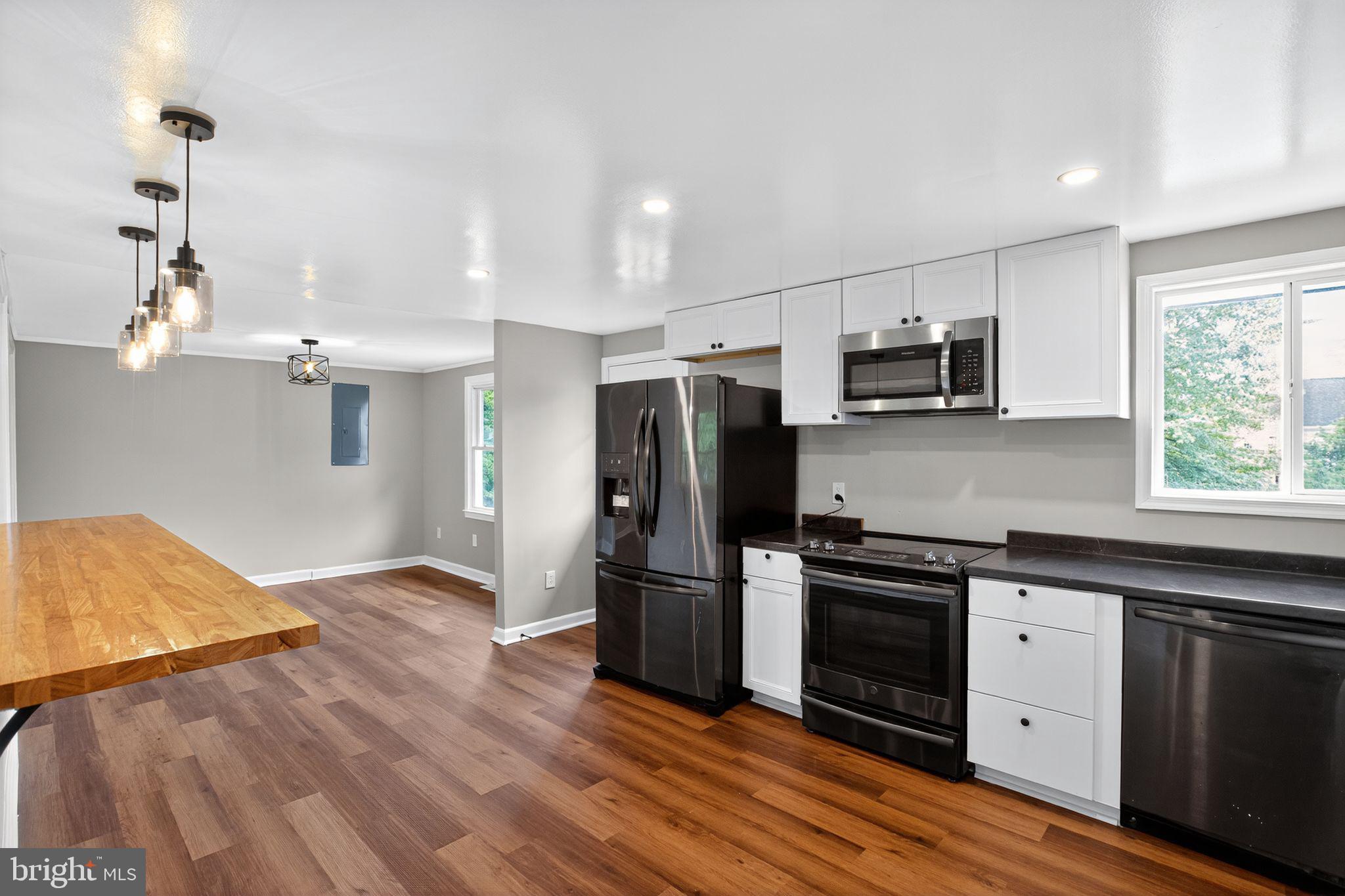 CLIFFTON ON THE POTOMAC - Residential