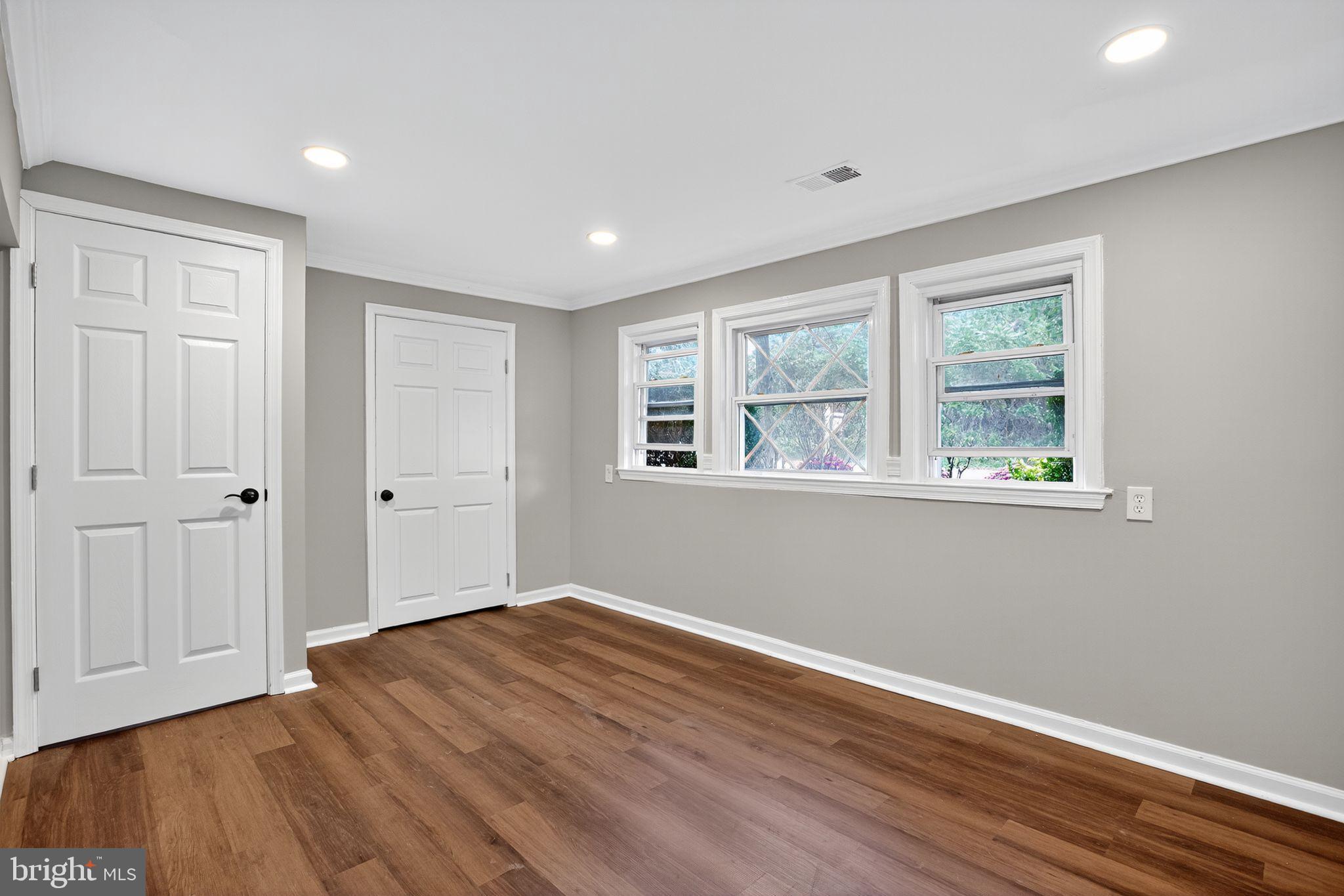 CLIFFTON ON THE POTOMAC - Residential