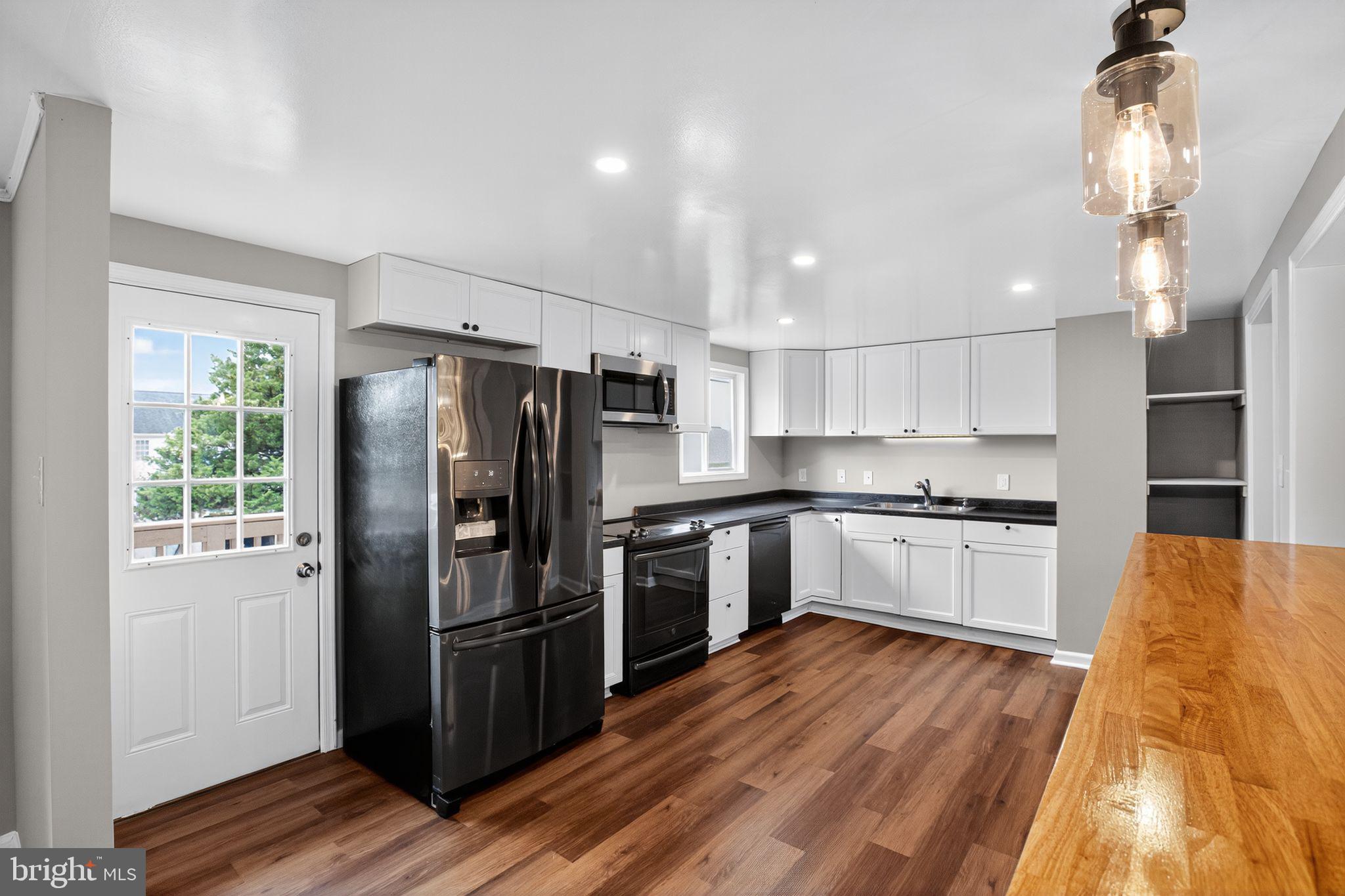 CLIFFTON ON THE POTOMAC - Residential