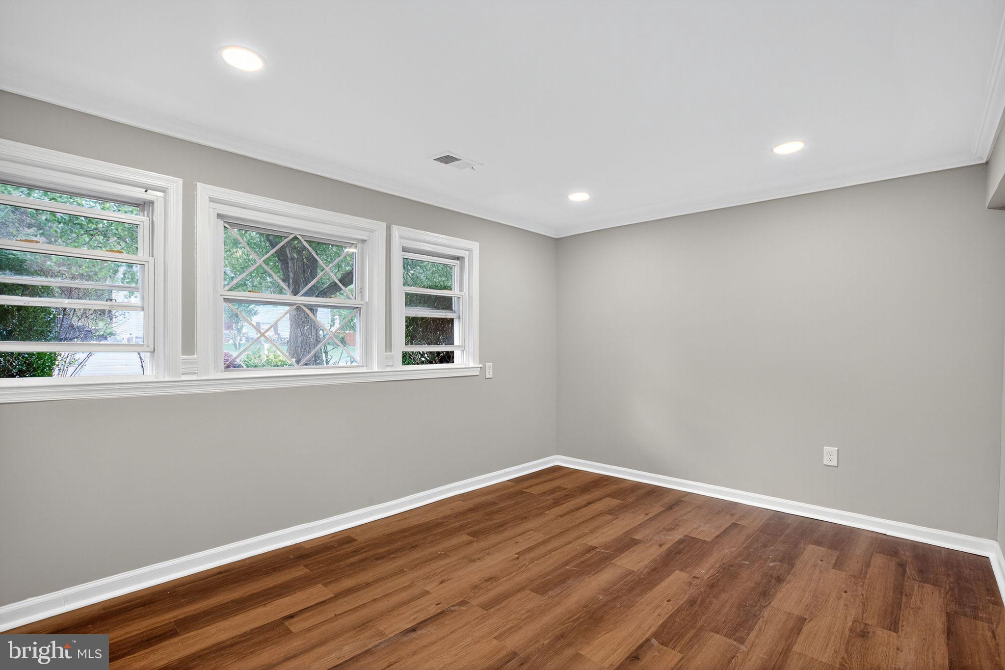 CLIFFTON ON THE POTOMAC - Residential